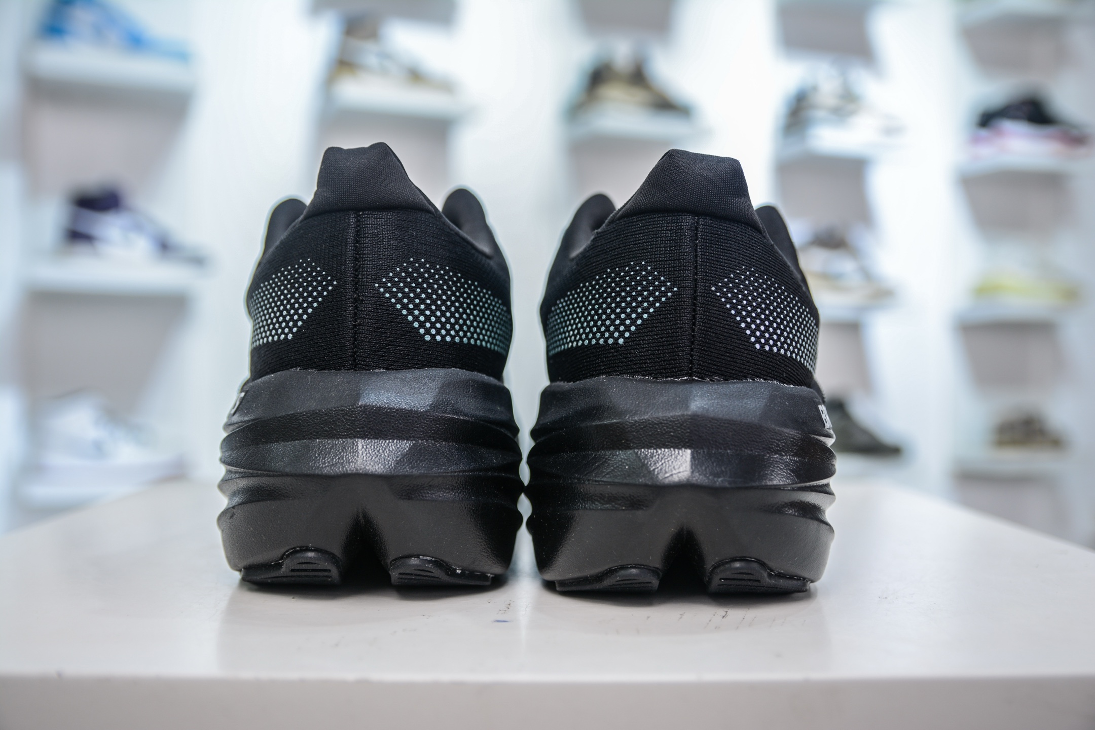 180 Brooks布鲁克斯 Glycerin max 舒适简约防滑耐磨低帮跑步鞋 120436 1B 026-Chinese UA Cheap High Quatity Brand Clothes Bags handbags Sneakers wholesale wholesaler seller from China Factory suppliers Fashion Clothing Shoes best Quality Beautiful Price 180 Brooks布鲁克斯 Glycerin max 舒适简约防滑耐磨低帮跑步鞋 120436 1B 026