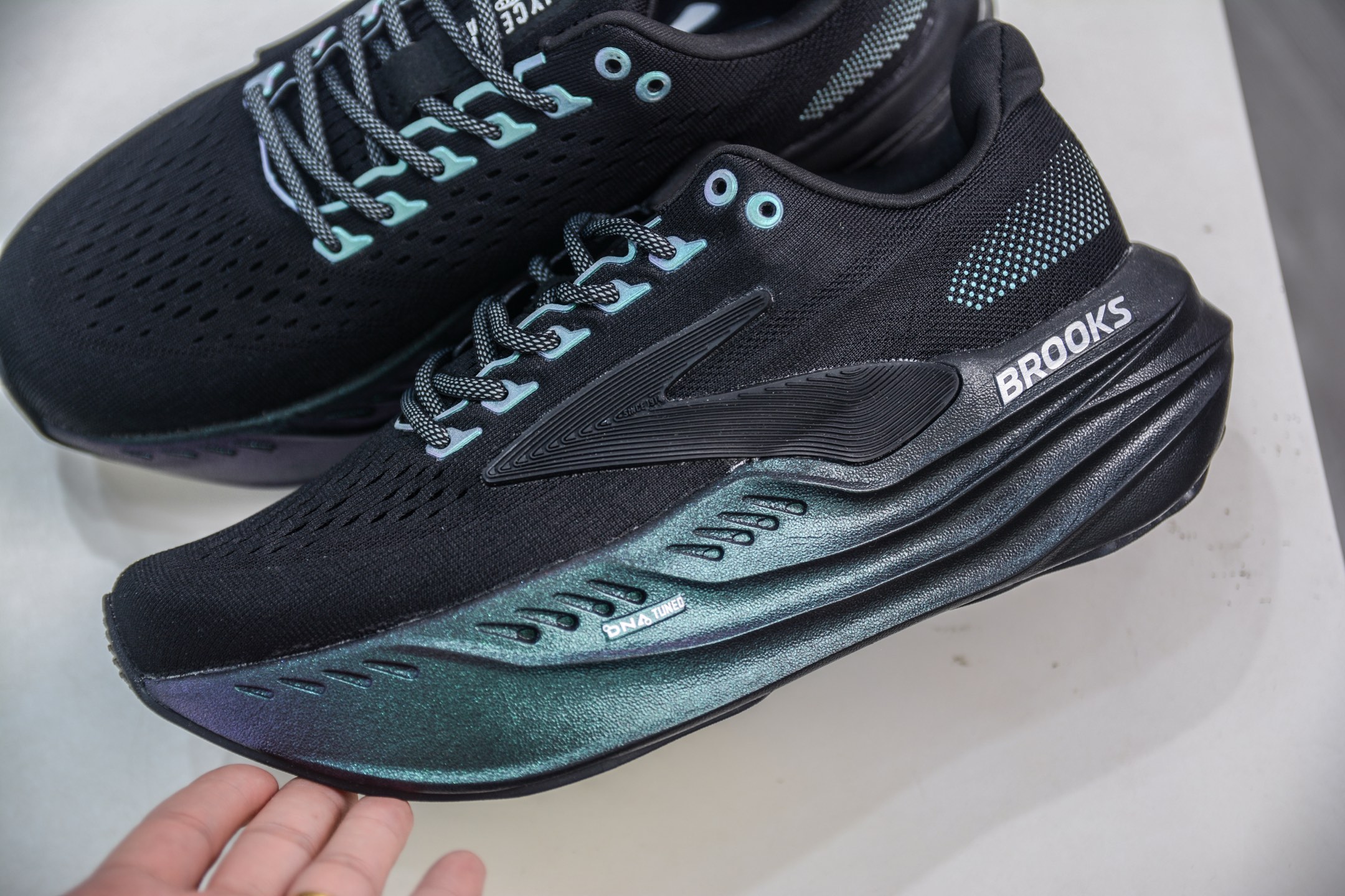 180 Brooks布鲁克斯 Glycerin max 舒适简约防滑耐磨低帮跑步鞋 120436 1B 026-Chinese UA Cheap High Quatity Brand Clothes Bags handbags Sneakers wholesale wholesaler seller from China Factory suppliers Fashion Clothing Shoes best Quality Beautiful Price 180 Brooks布鲁克斯 Glycerin max 舒适简约防滑耐磨低帮跑步鞋 120436 1B 026