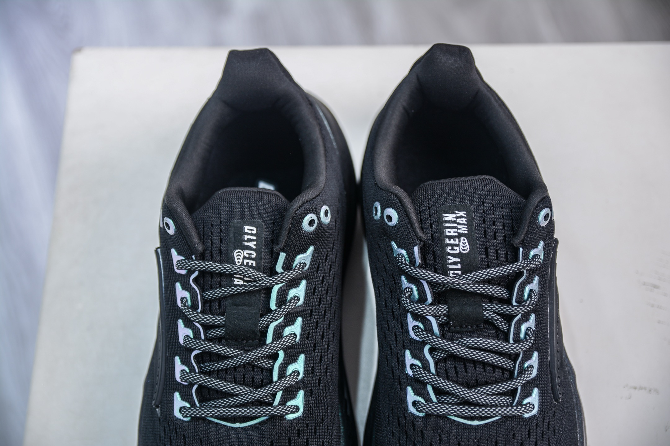 180 Brooks布鲁克斯 Glycerin max 舒适简约防滑耐磨低帮跑步鞋 120436 1B 026-Chinese UA Cheap High Quatity Brand Clothes Bags handbags Sneakers wholesale wholesaler seller from China Factory suppliers Fashion Clothing Shoes best Quality Beautiful Price 180 Brooks布鲁克斯 Glycerin max 舒适简约防滑耐磨低帮跑步鞋 120436 1B 026