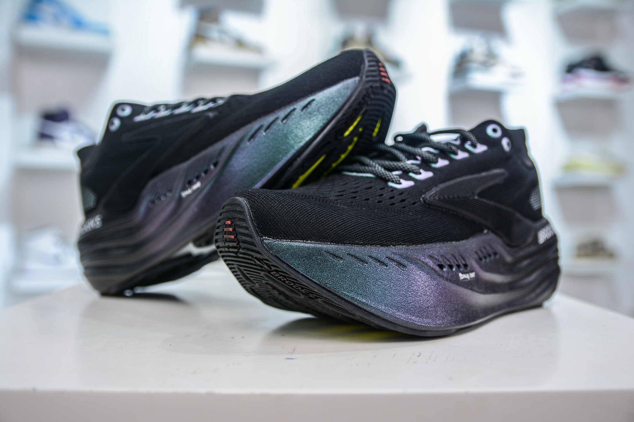 180 Brooks布鲁克斯 Glycerin max 舒适简约防滑耐磨低帮跑步鞋 120436 1B 026-Chinese UA Cheap High Quatity Brand Clothes Bags handbags Sneakers wholesale wholesaler seller from China Factory suppliers Fashion Clothing Shoes best Quality Beautiful Price 180 Brooks布鲁克斯 Glycerin max 舒适简约防滑耐磨低帮跑步鞋 120436 1B 026