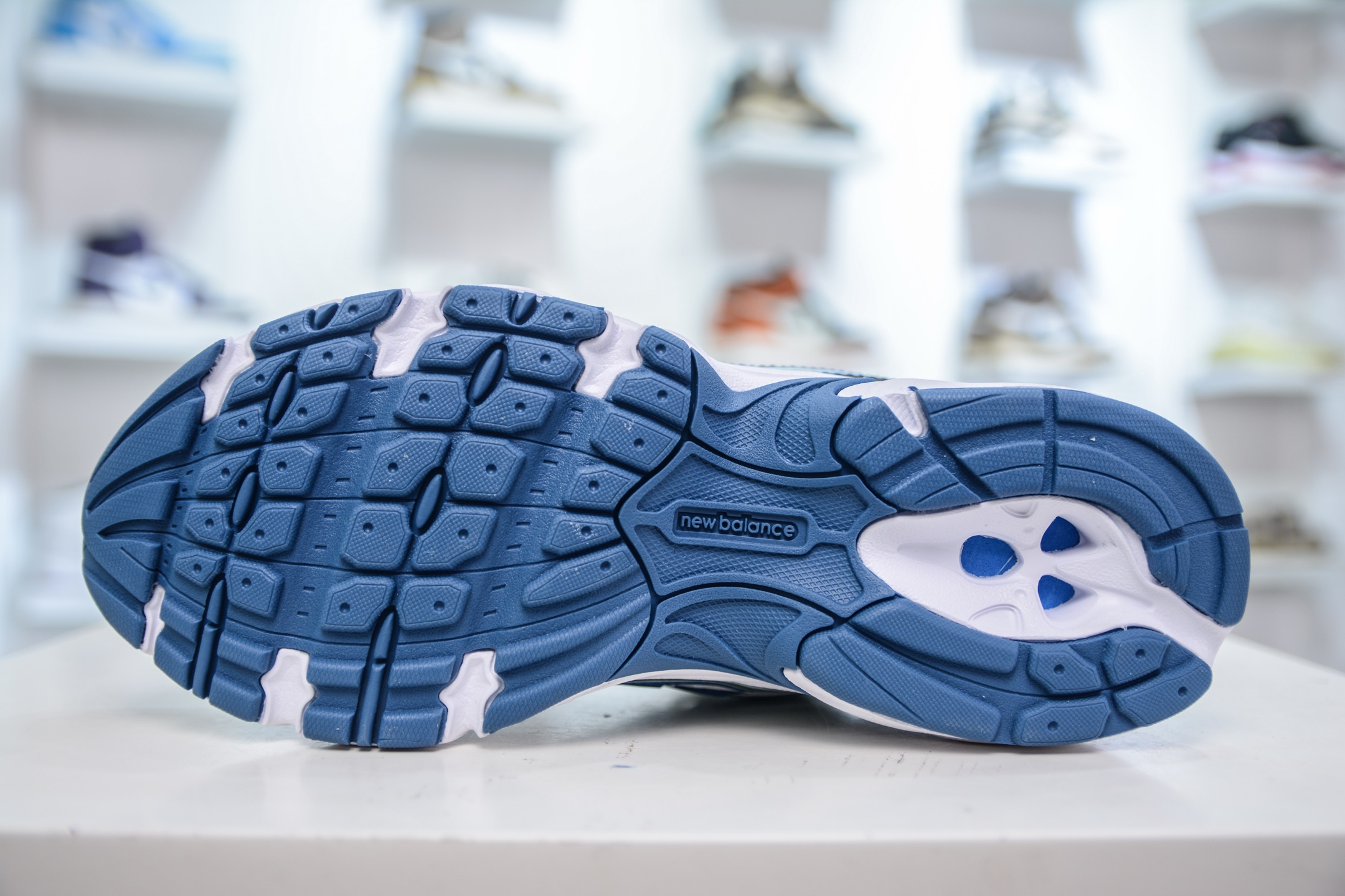 180 优势主推好价 New Balance MR740 NB新百伦系列复古老爹风休闲运动慢跑鞋 U740LB2-Chinese UA Cheap High Quatity Brand Clothes Bags handbags Sneakers wholesale wholesaler seller from China Factory suppliers Fashion Clothing Shoes best Quality Beautiful Price 180 优势主推好价 New Balance MR740 NB新百伦系列复古老爹风休闲运动慢跑鞋 U740LB2