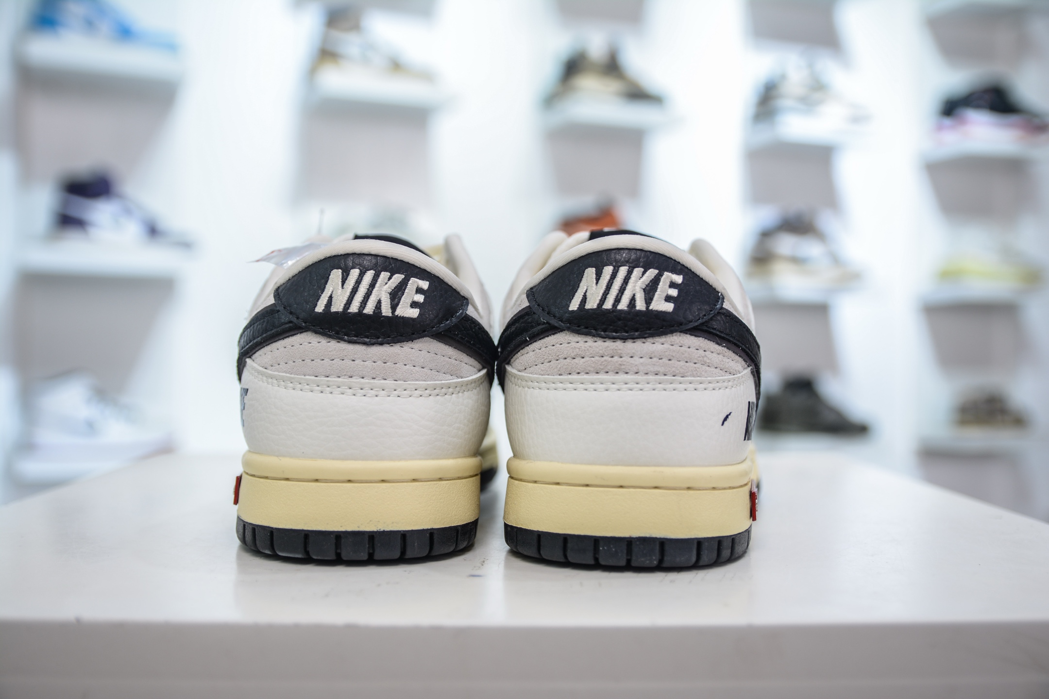 280 优势主推好价 Nike SB Dunk Low x Supreme SUP联名-米白黑 SC9207-409-Chinese UA Cheap High Quatity Brand Clothes Bags handbags Sneakers wholesale wholesaler seller from China Factory suppliers Fashion Clothing Shoes best Quality Beautiful Price 280 优势主推好价 Nike SB Dunk Low x Supreme SUP联名-米白黑 SC9207-409