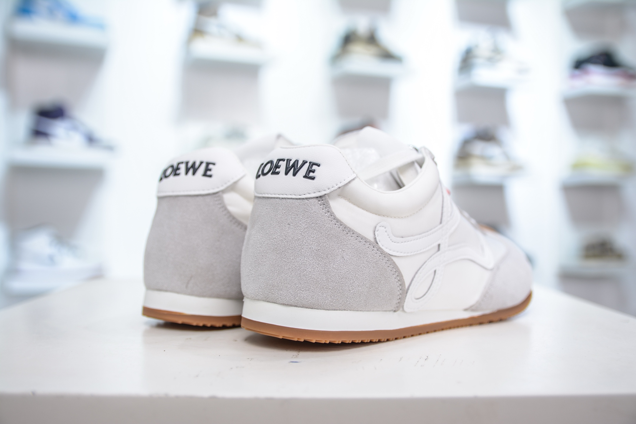 210 罗意威Loewe Ballet Runner 2.0 Sneakers 芭蕾舞2.0系列阿甘复古风德训薄底百搭休闲运动鞋-Chinese UA Cheap High Quatity Brand Clothes Bags handbags Sneakers wholesale wholesaler seller from China Factory suppliers Fashion Clothing Shoes best Quality Beautiful Price 210 罗意威Loewe Ballet Runner 2.0 Sneakers 芭蕾舞2.0系列阿甘复古风德训薄底百搭休闲运动鞋