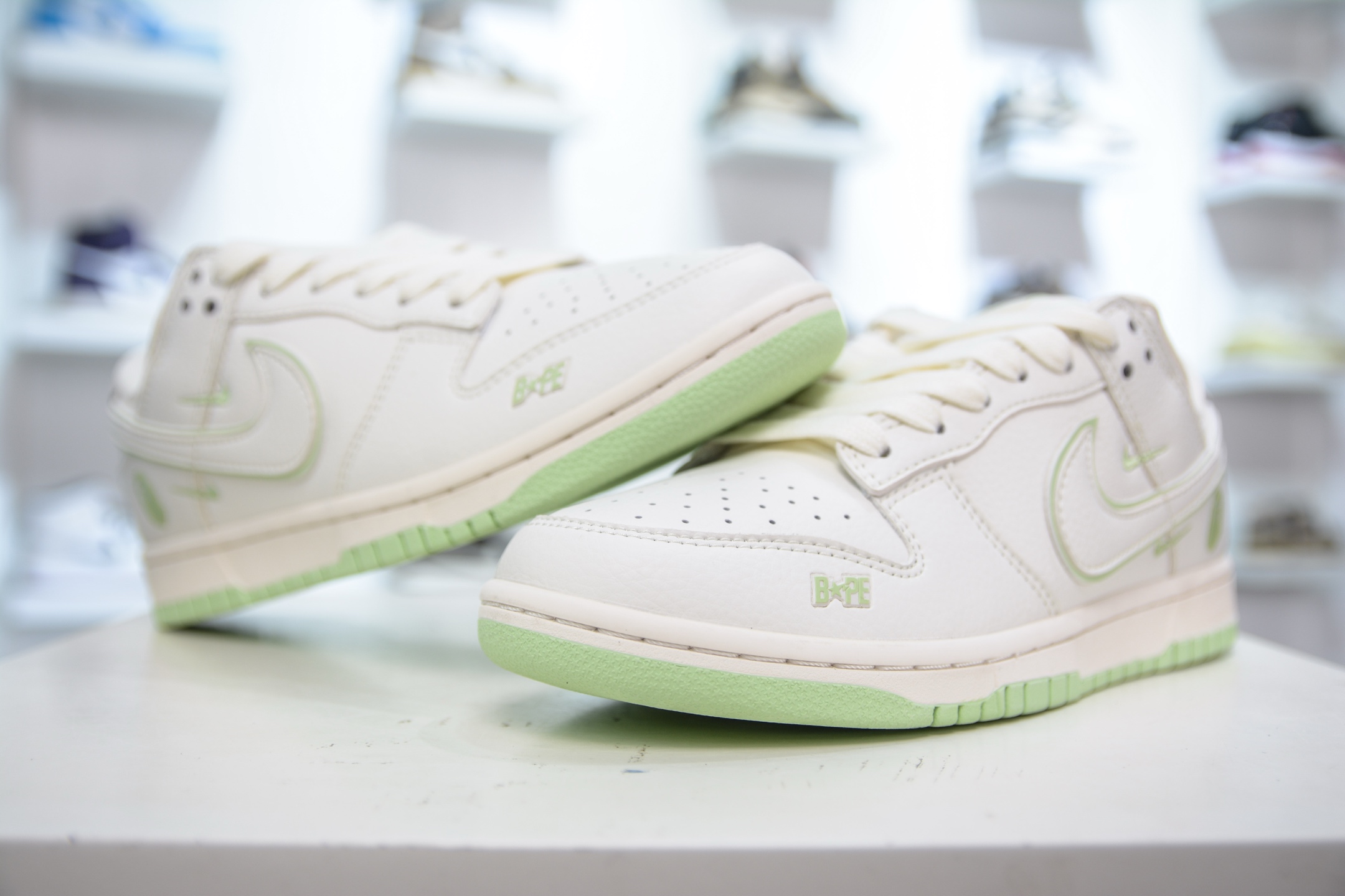 Nike SB Dunk Low x BAPE Collab – Cream/Green, Original Materials 4 i1751295459031 9896 0 3