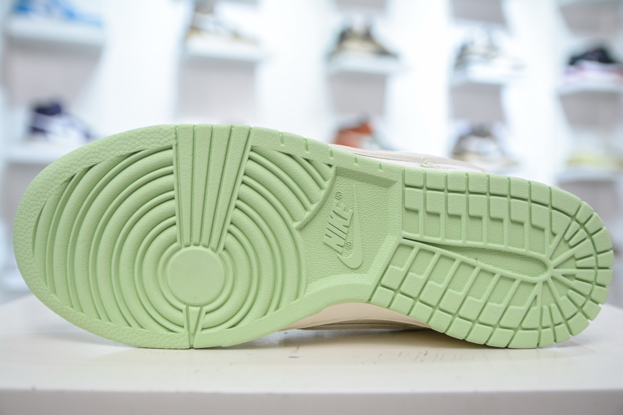 Nike SB Dunk Low x BAPE Collab – Cream/Green, Original Materials 5 i1751295459051 2694 0 4