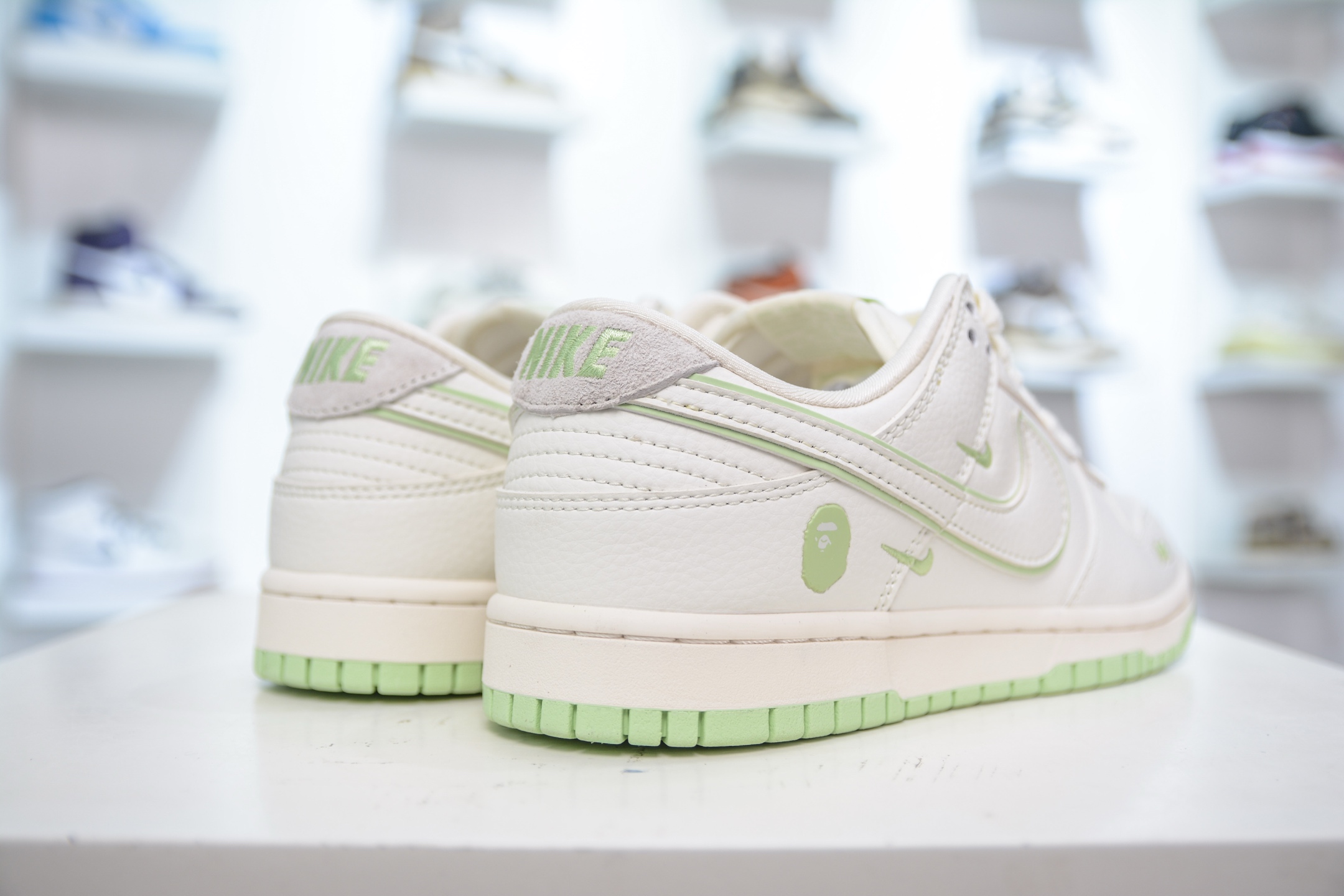 Nike SB Dunk Low x BAPE Collab – Cream/Green, Original Materials 6 i1751295460325 6974 0 5