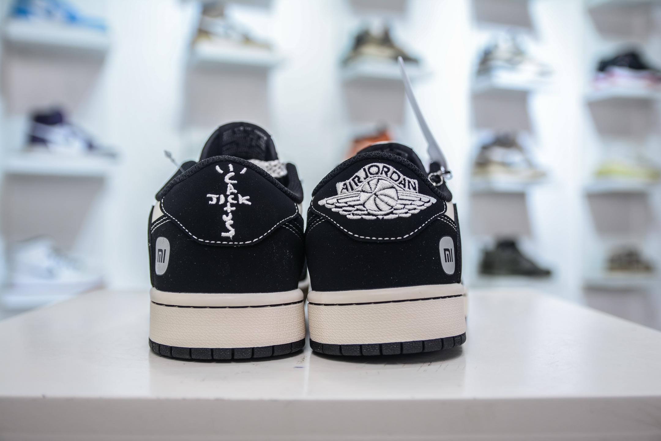 Air Jordan 1 Low x Xiaomi SU7 Custom Black/White Sneakers 3 i1751295556835 7977 0 1