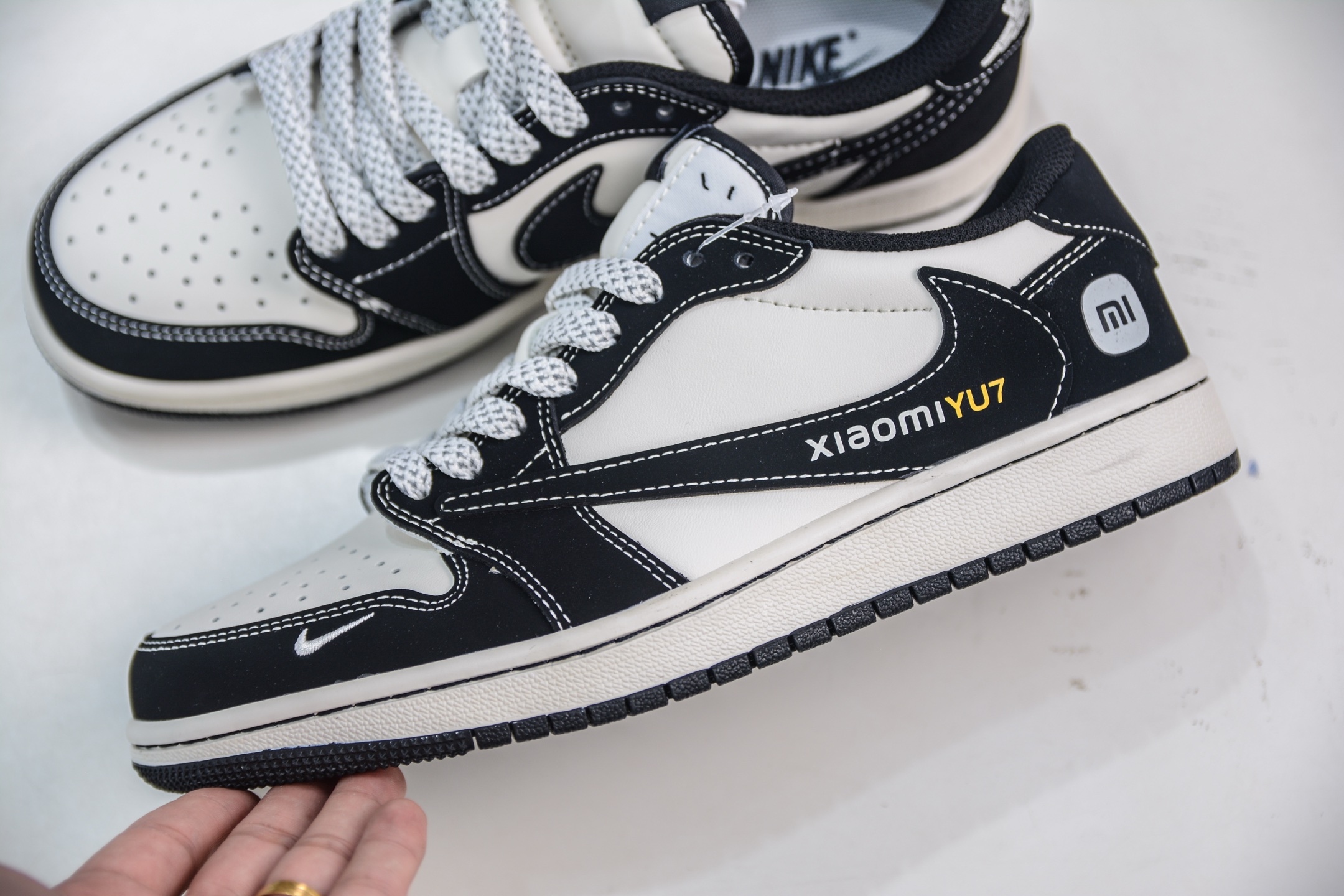 Air Jordan 1 Low x Xiaomi SU7 Custom Black/White Sneakers 8 i1751295556870 6316 0 6