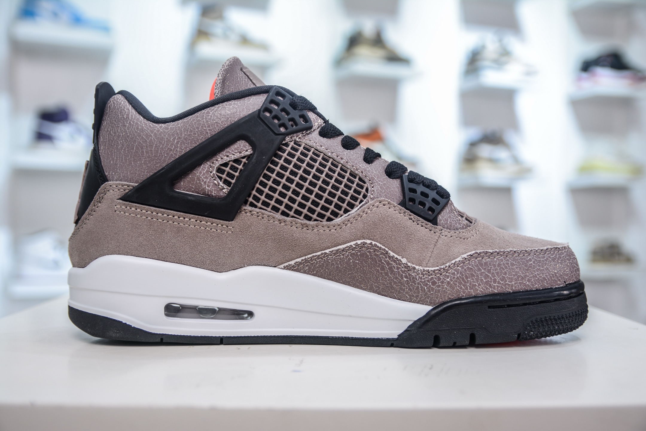 Air Jordan 4 Retro 'Taupe Haze' Black Brown Mocha Sneakers DB0732-200 4 i1751296044315 2921 0 2