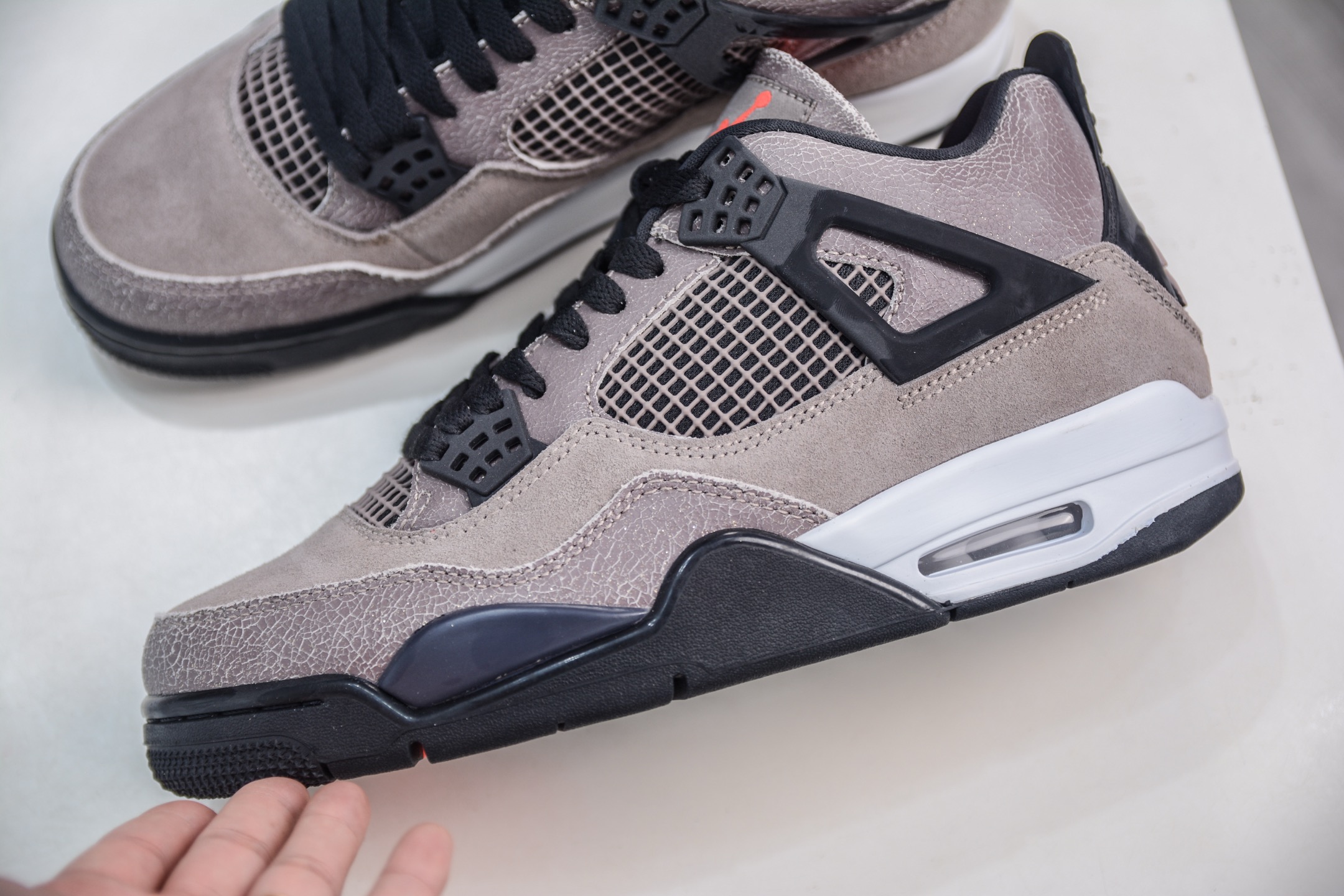 Air Jordan 4 Retro 'Taupe Haze' Black Brown Mocha Sneakers DB0732-200 8 i1751296045483 6996 0 6