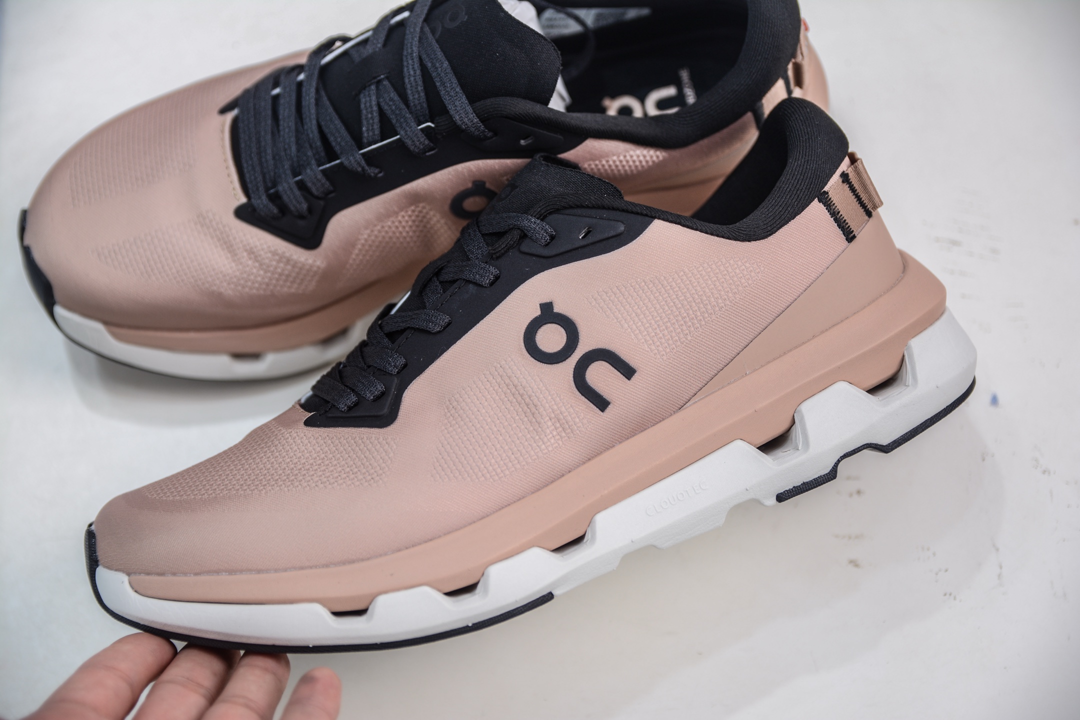 KITH x On Cloudzone Running Shoes-Comfortable, Durable, and Stylish 7 i1751296212379 7994 0 6