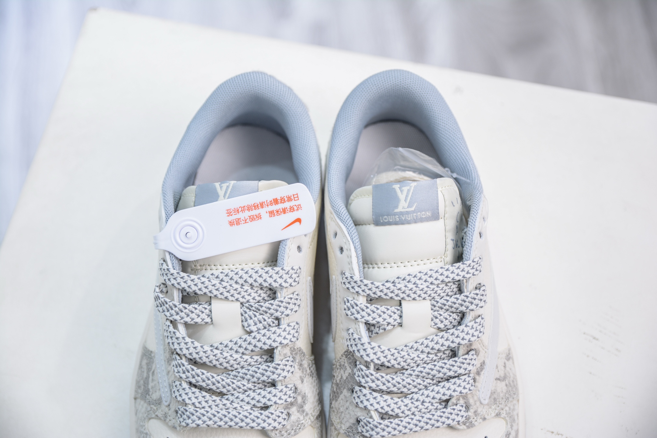 270 TS x Air Jordan x Louis Vuitton AJ1 Low 倒钩低帮LV联名-米白灰蛇纹 XS7089-620