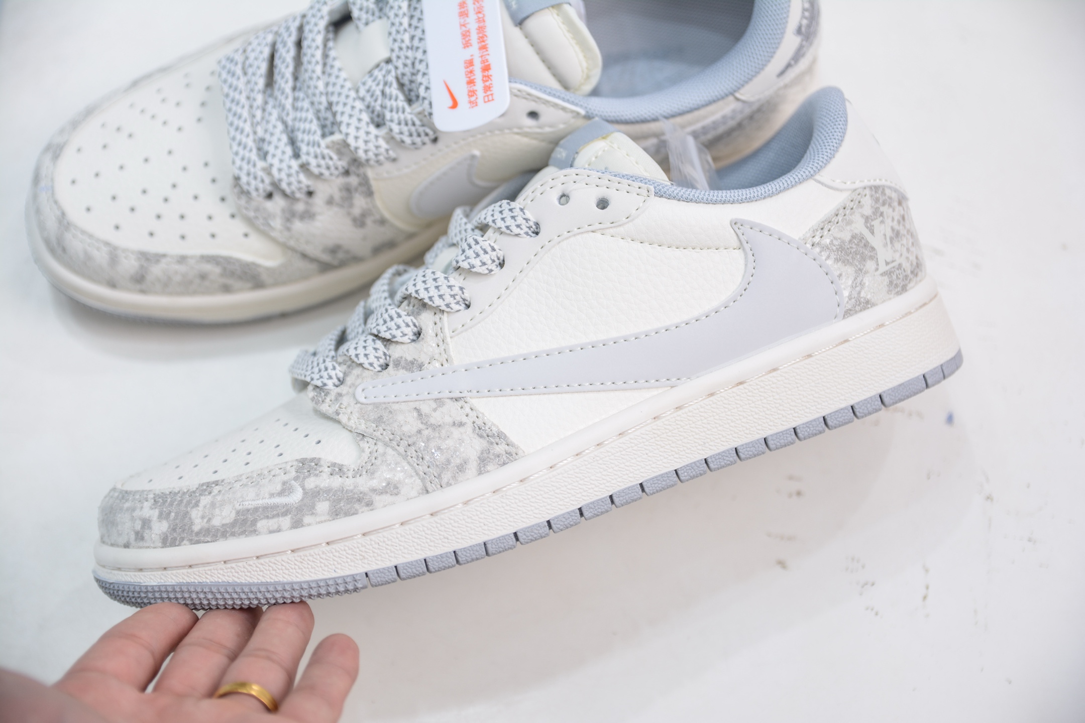 270 TS x Air Jordan x Louis Vuitton AJ1 Low 倒钩低帮LV联名-米白灰蛇纹 XS7089-620