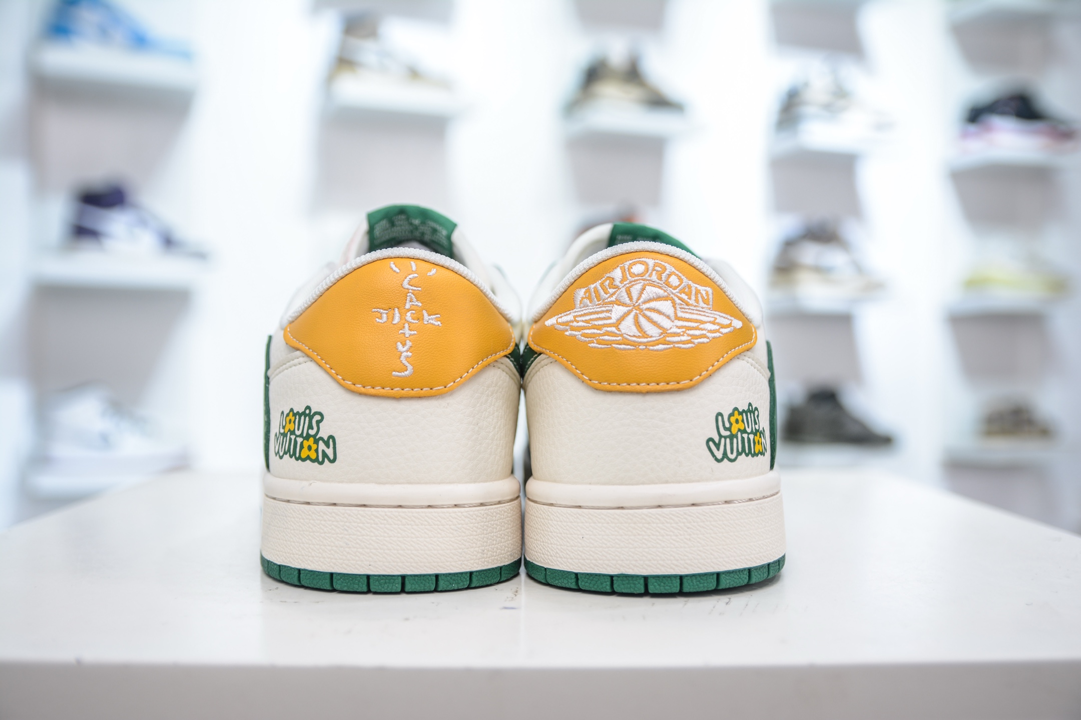 270 TS x Air Jordan x Louis Vuitton AJ1 Low 倒钩低帮LV联名-白绿黄 ZH2598-161-Chinese UA Cheap High Quatity Brand Clothes Bags handbags Sneakers wholesale wholesaler seller from China Factory suppliers Fashion Clothing Shoes best Quality Beautiful Price 270 TS x Air Jordan x Louis Vuitton AJ1 Low 倒钩低帮LV联名-白绿黄 ZH2598-161