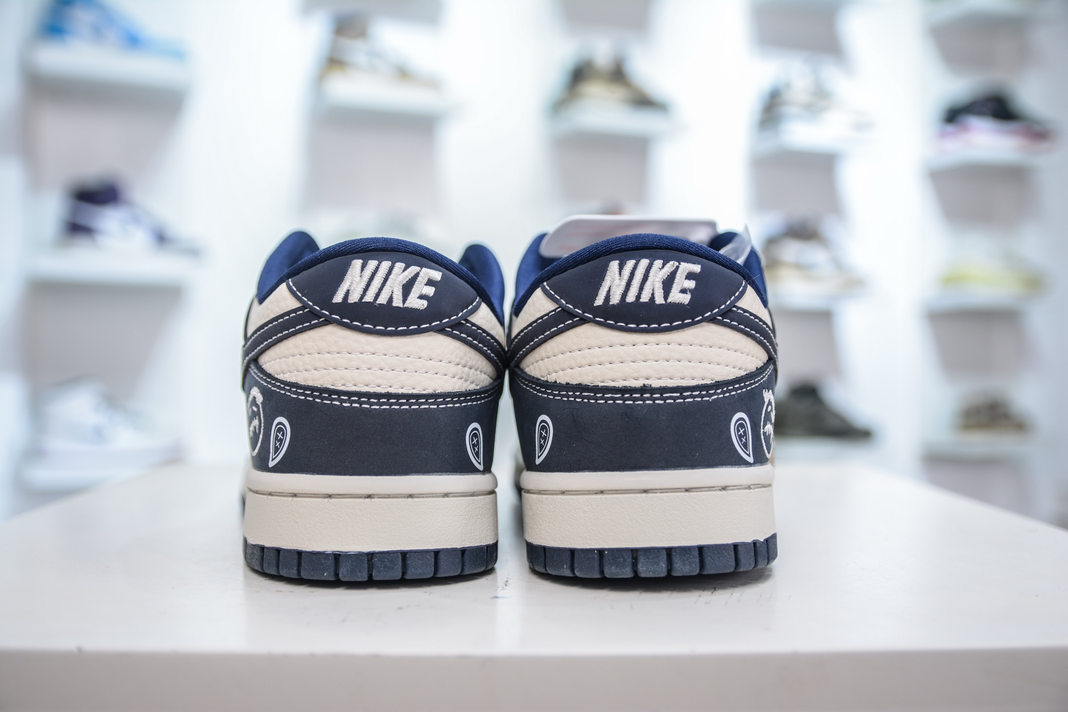 280 Nike SB Dunk Low 藏蓝鬼脸腰果花 KK1333-046-Chinese UA Cheap High Quatity Brand Clothes Bags handbags Sneakers wholesale wholesaler seller from China Factory suppliers Fashion Clothing Shoes best Quality Beautiful Price 280 Nike SB Dunk Low 藏蓝鬼脸腰果花 KK1333-046