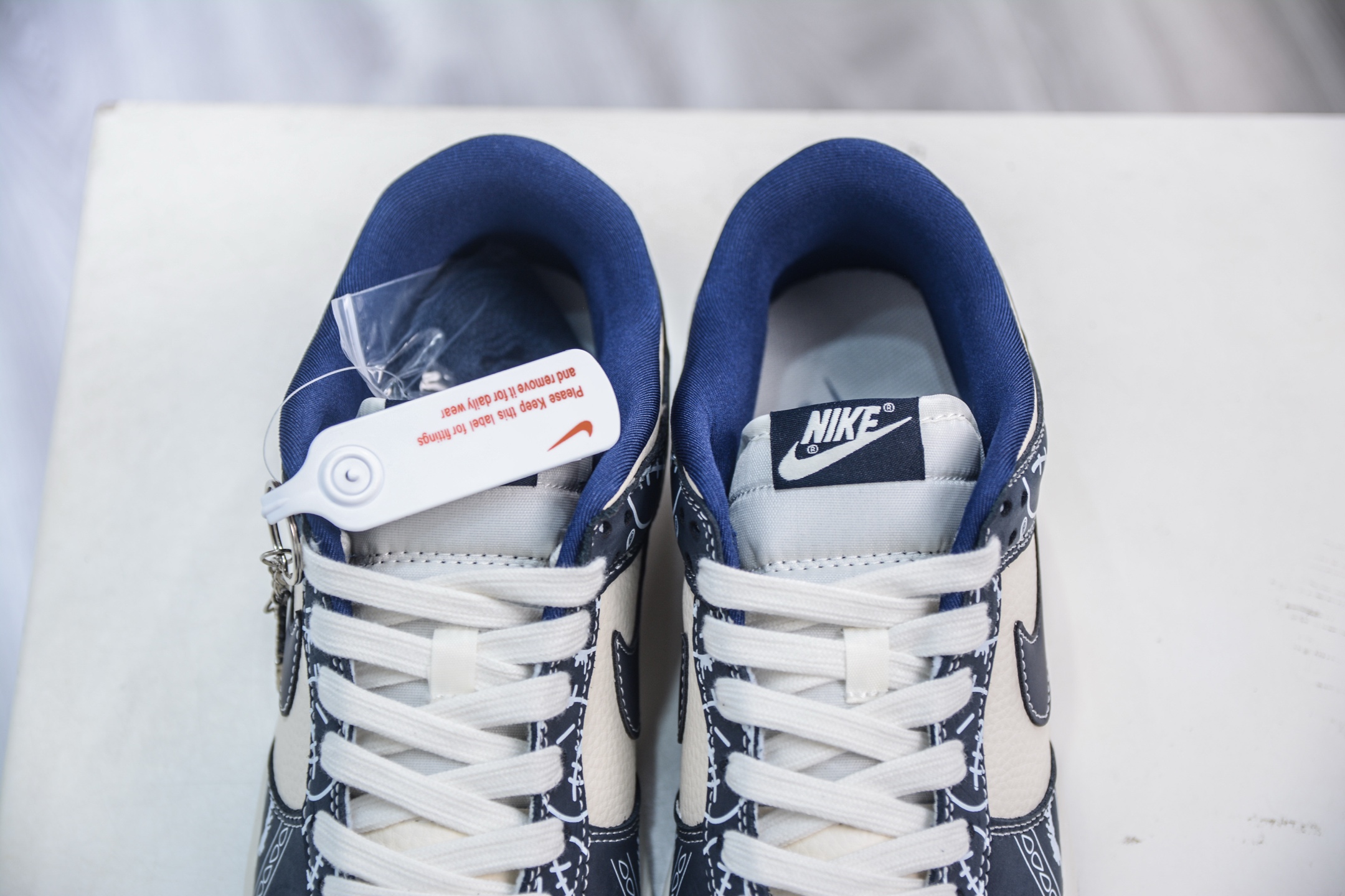 280 Nike SB Dunk Low 藏蓝鬼脸腰果花 KK1333-046-Chinese UA Cheap High Quatity Brand Clothes Bags handbags Sneakers wholesale wholesaler seller from China Factory suppliers Fashion Clothing Shoes best Quality Beautiful Price 280 Nike SB Dunk Low 藏蓝鬼脸腰果花 KK1333-046