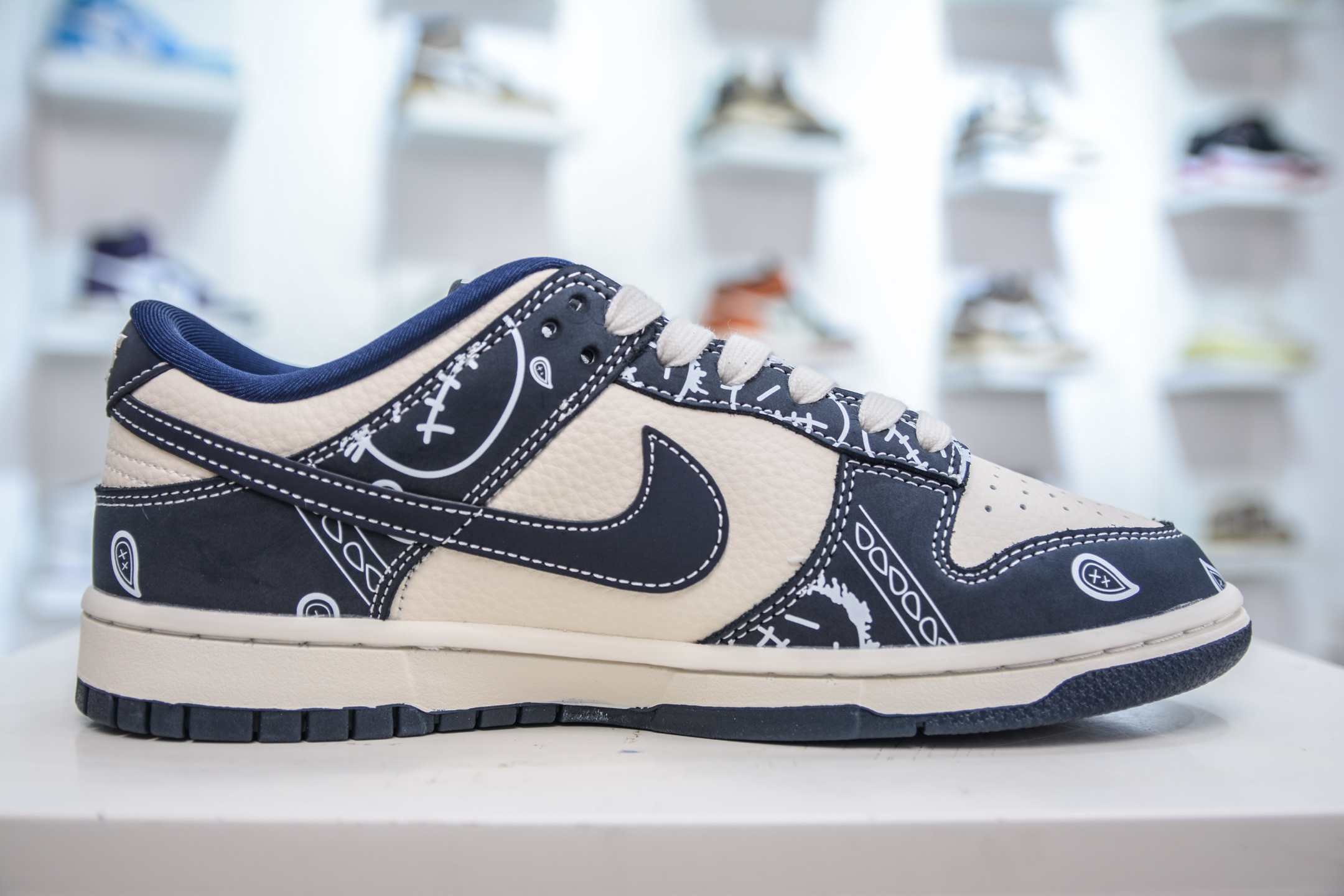 280 Nike SB Dunk Low 藏蓝鬼脸腰果花 KK1333-046-Chinese UA Cheap High Quatity Brand Clothes Bags handbags Sneakers wholesale wholesaler seller from China Factory suppliers Fashion Clothing Shoes best Quality Beautiful Price 280 Nike SB Dunk Low 藏蓝鬼脸腰果花 KK1333-046