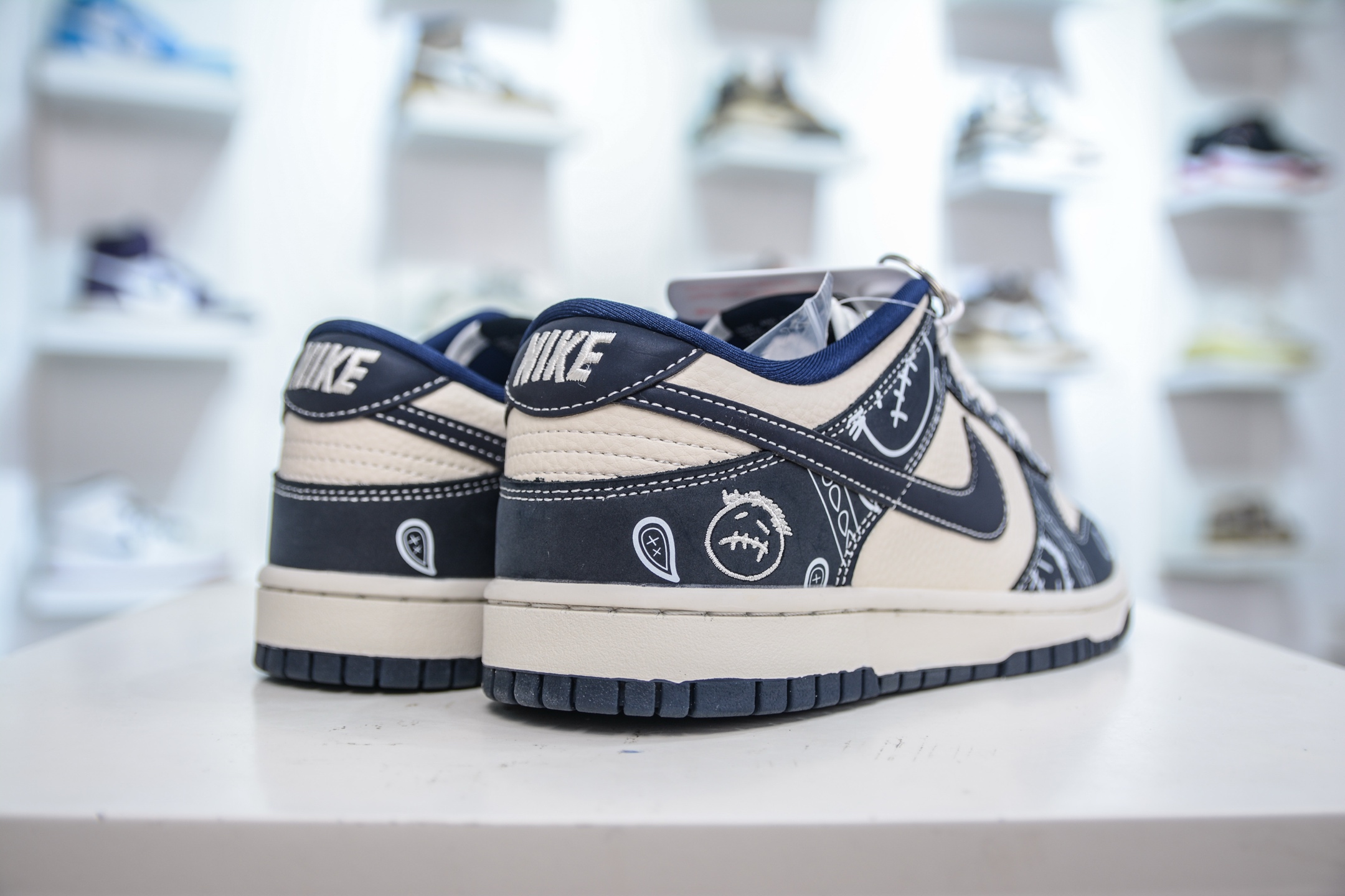 280 Nike SB Dunk Low 藏蓝鬼脸腰果花 KK1333-046-Chinese UA Cheap High Quatity Brand Clothes Bags handbags Sneakers wholesale wholesaler seller from China Factory suppliers Fashion Clothing Shoes best Quality Beautiful Price 280 Nike SB Dunk Low 藏蓝鬼脸腰果花 KK1333-046