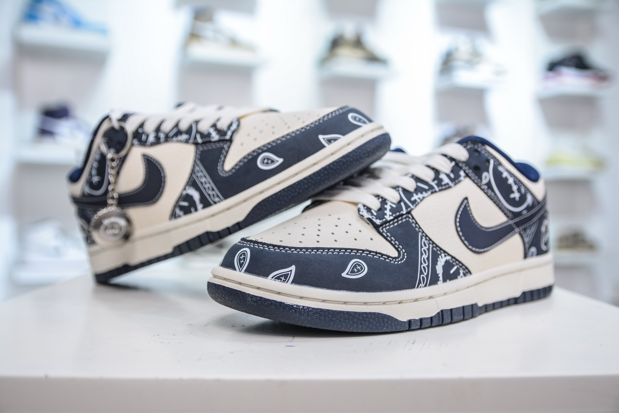 280 Nike SB Dunk Low 藏蓝鬼脸腰果花 KK1333-046-Chinese UA Cheap High Quatity Brand Clothes Bags handbags Sneakers wholesale wholesaler seller from China Factory suppliers Fashion Clothing Shoes best Quality Beautiful Price 280 Nike SB Dunk Low 藏蓝鬼脸腰果花 KK1333-046