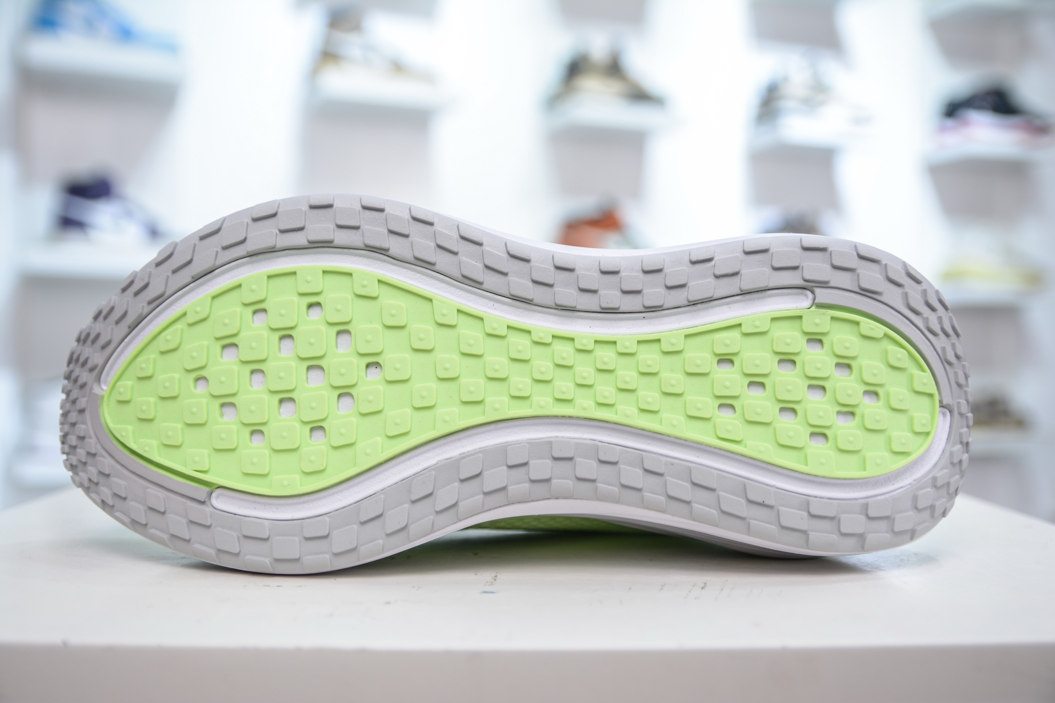 210 Nike Air Zoom Vomero PLUS HV8150-103-Chinese UA Cheap High Quatity Brand Clothes Bags handbags Sneakers wholesale wholesaler seller from China Factory suppliers Fashion Clothing Shoes best Quality Beautiful Price 210 Nike Air Zoom Vomero PLUS HV8150-103