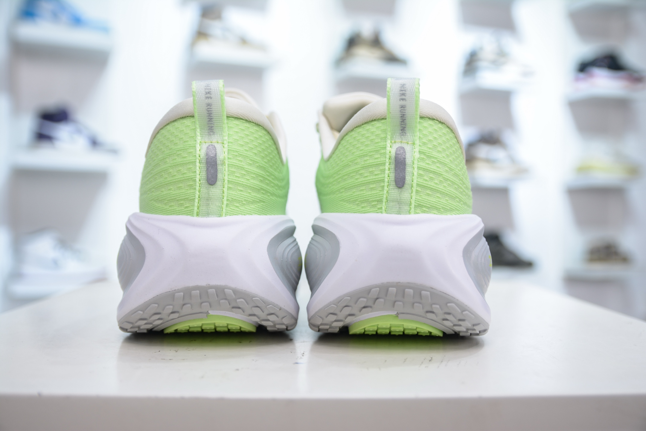 210 Nike Air Zoom Vomero PLUS HV8150-103-Chinese UA Cheap High Quatity Brand Clothes Bags handbags Sneakers wholesale wholesaler seller from China Factory suppliers Fashion Clothing Shoes best Quality Beautiful Price 210 Nike Air Zoom Vomero PLUS HV8150-103