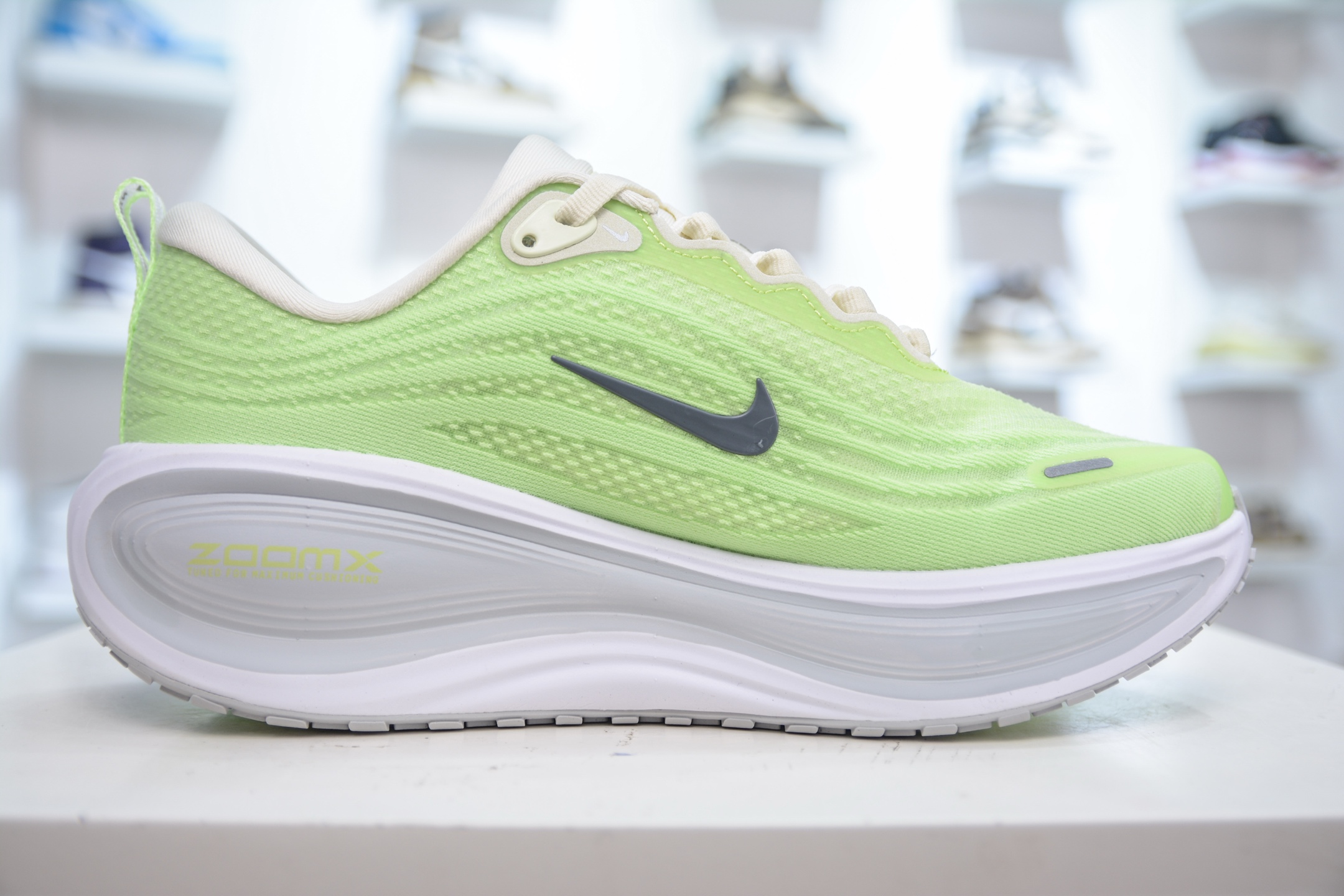 210 Nike Air Zoom Vomero PLUS HV8150-103-Chinese UA Cheap High Quatity Brand Clothes Bags handbags Sneakers wholesale wholesaler seller from China Factory suppliers Fashion Clothing Shoes best Quality Beautiful Price 210 Nike Air Zoom Vomero PLUS HV8150-103