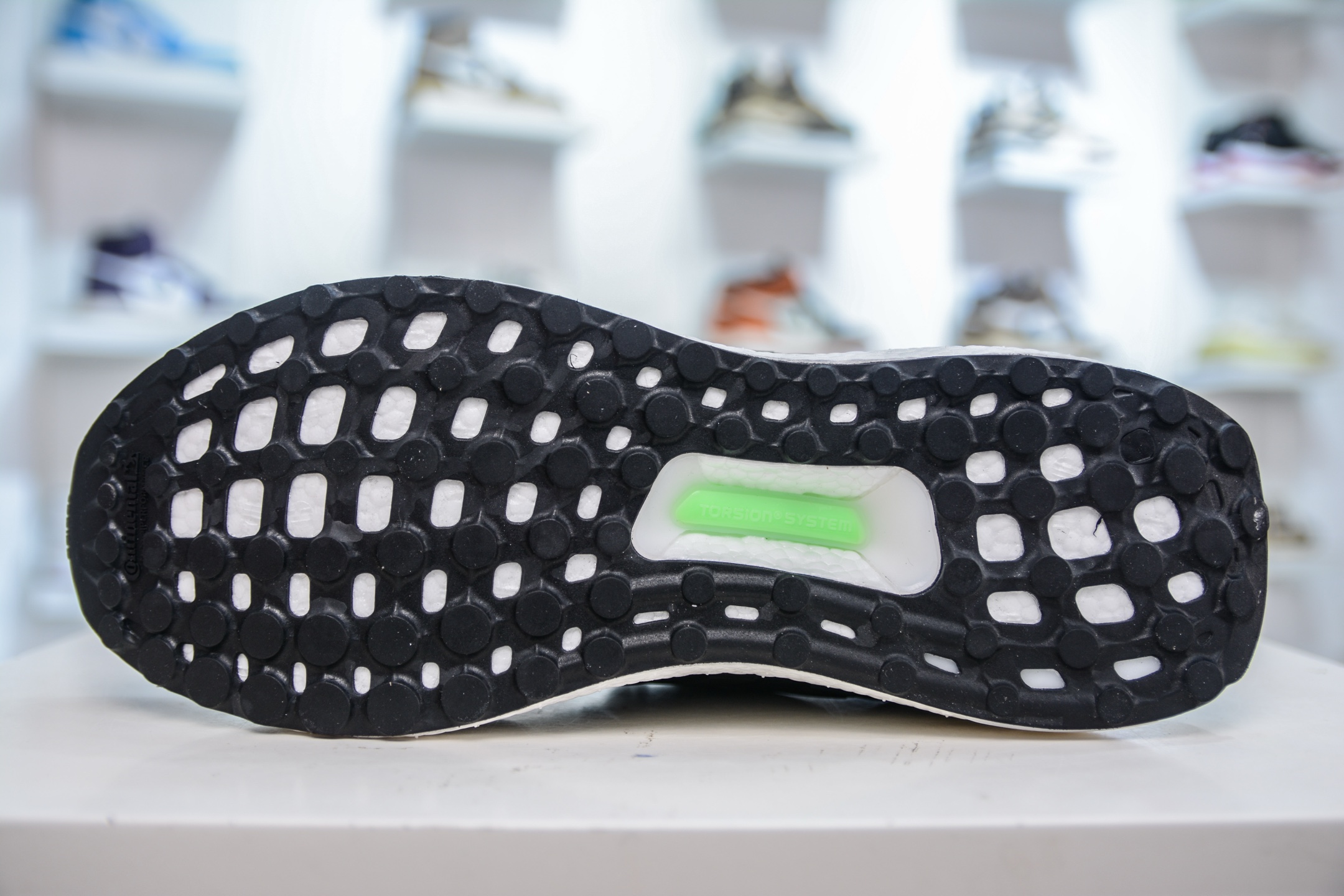 170 adidas Ultraboost 1.0 黑白 采用 Adidas primeknit HQ4201-Chinese UA Cheap High Quatity Brand Clothes Bags handbags Sneakers wholesale wholesaler seller from China Factory suppliers Fashion Clothing Shoes best Quality Beautiful Price 170 adidas Ultraboost 1.0 黑白 采用 Adidas primeknit HQ4201