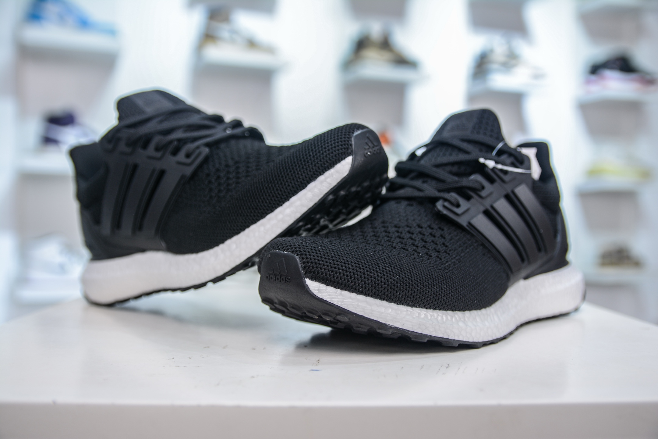 170 adidas Ultraboost 1.0 黑白 采用 Adidas primeknit HQ4201-Chinese UA Cheap High Quatity Brand Clothes Bags handbags Sneakers wholesale wholesaler seller from China Factory suppliers Fashion Clothing Shoes best Quality Beautiful Price 170 adidas Ultraboost 1.0 黑白 采用 Adidas primeknit HQ4201