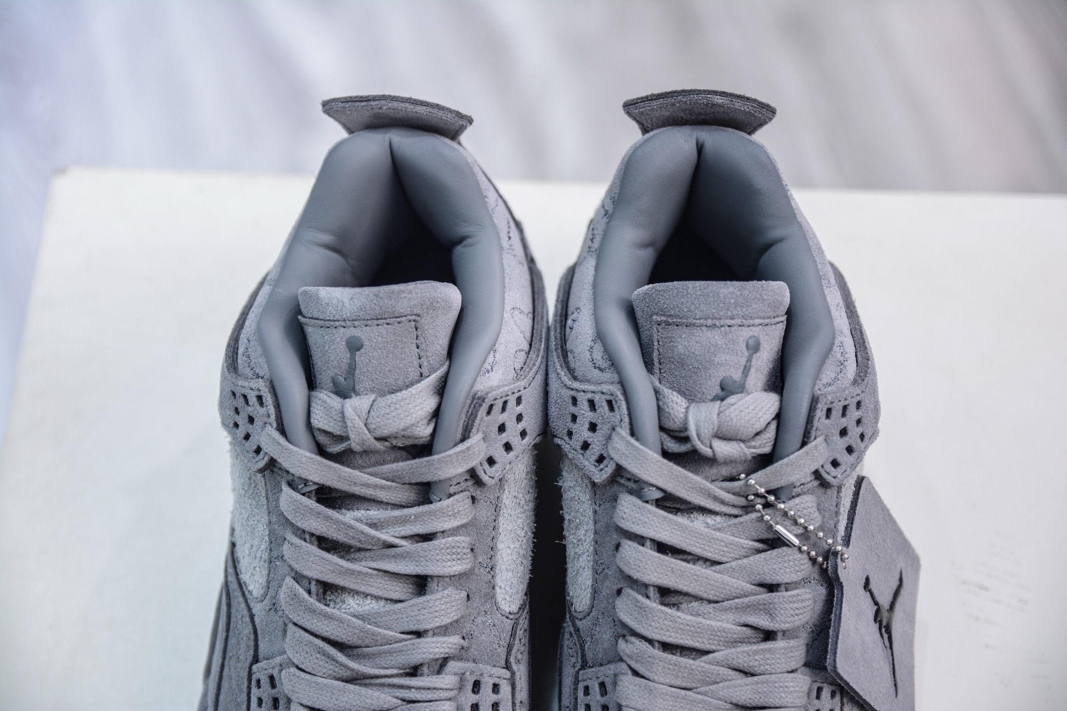 Kaws x Air Jordan 4 "Cool Grey" Graffiti Sneakers - Limited Edition 9 i1751379382473 9611 0 7