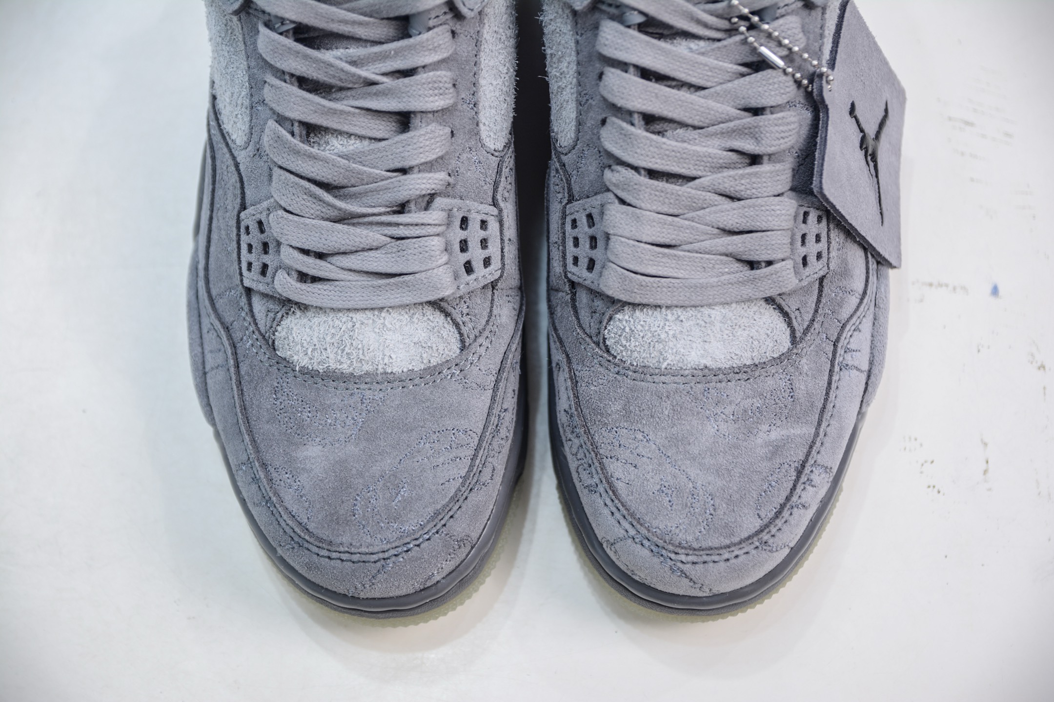 Kaws x Air Jordan 4 "Cool Grey" Graffiti Sneakers - Limited Edition 10 i1751379385750 1739 0 8