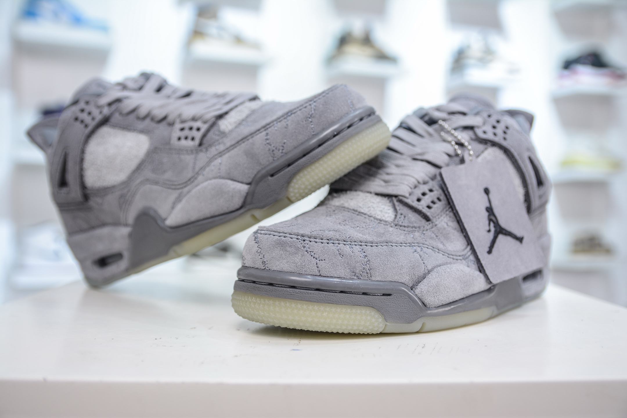 Kaws x Air Jordan 4 "Cool Grey" Graffiti Sneakers - Limited Edition 5 i1751379385769 2169 0 3