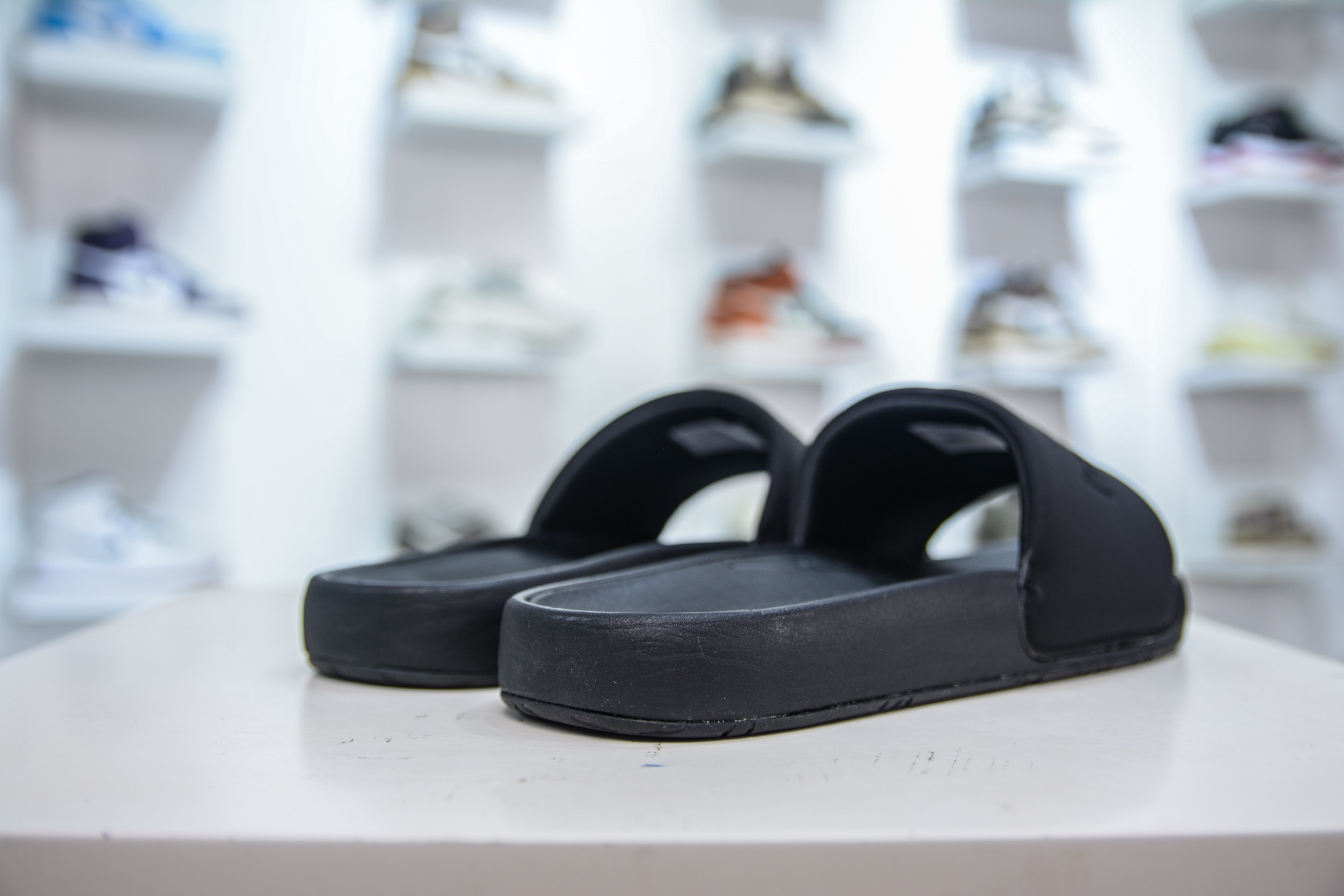 Lululemon Restfeel Slide Lightweight Comfortable Anti-Slip One-Strap Sandals 6 i1751466836919 8673 0 5