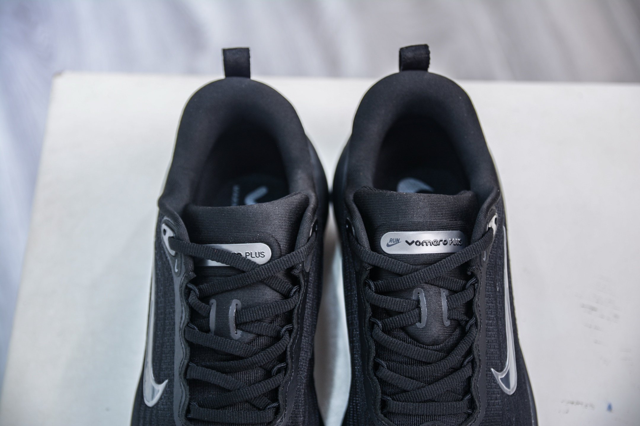 Nike Air Zoom Vomero PLUS Running Shoes Cushioned Sneakers HV8150-003 8 i1751466921952 2992 0 7