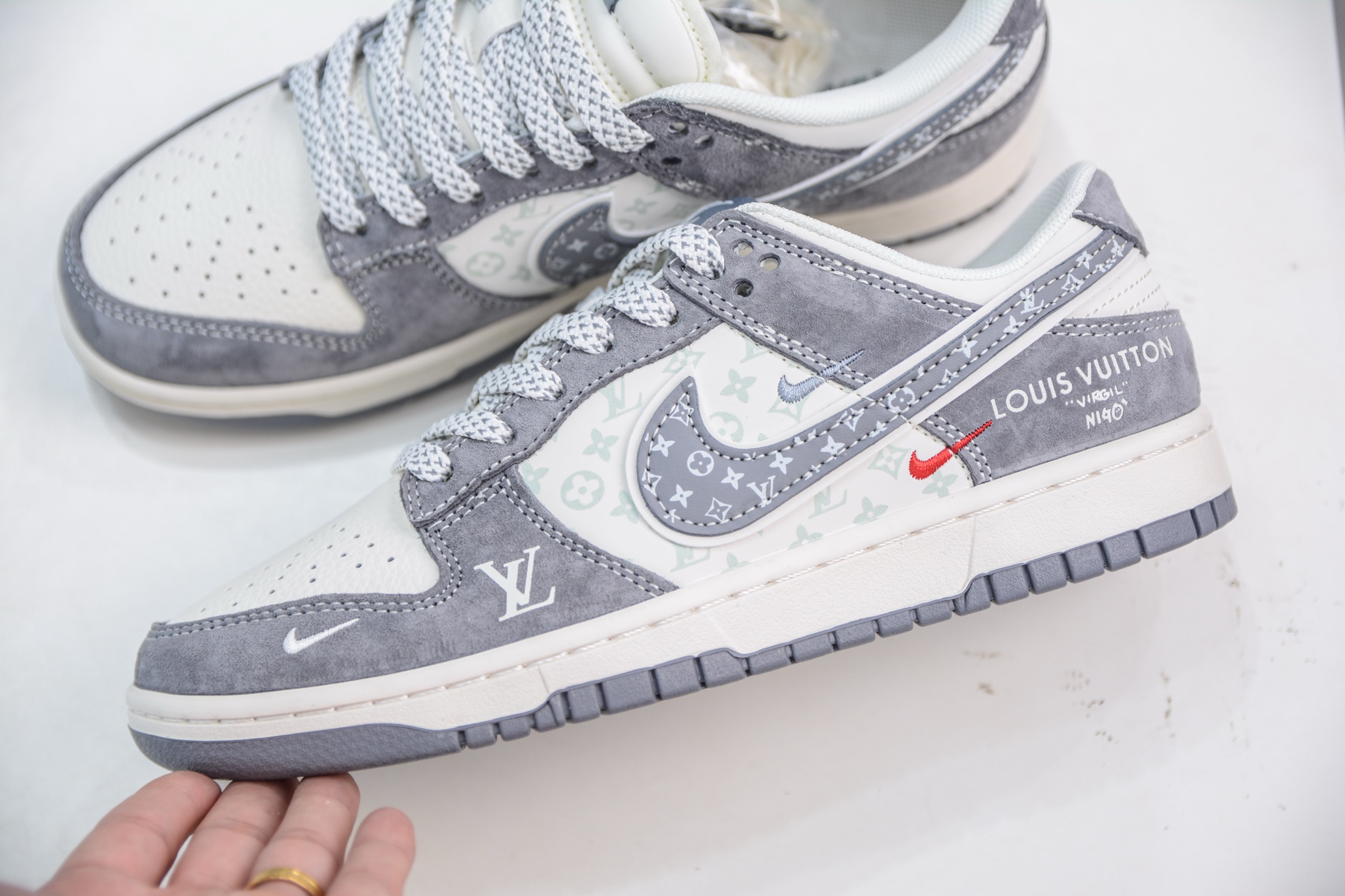 Nike SB Dunk Low x Louis Vuitton White Grey - Premium Craftsmanship 8 i1751467040238 6575 0 6