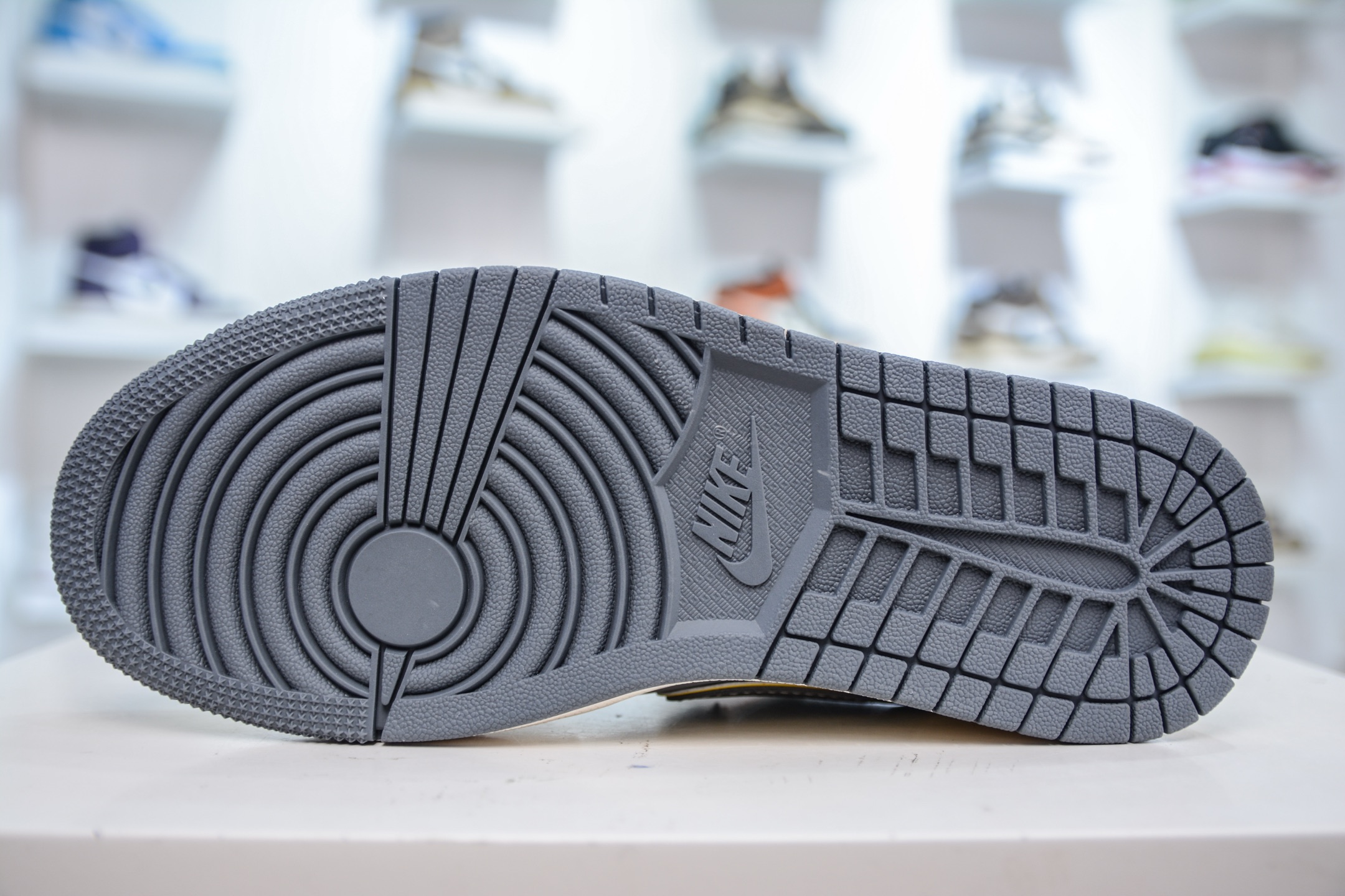 270 Air Jordan AJ1 Low X xiaomi SU7Ulltru 低帮联名小米-寒武岩灰 XX3168-199-Chinese UA Cheap High Quatity Brand Clothes Bags handbags Sneakers wholesale wholesaler seller from China Factory suppliers Fashion Clothing Shoes best Quality Beautiful Price 270 Air Jordan AJ1 Low X xiaomi SU7Ulltru 低帮联名小米-寒武岩灰 XX3168-199