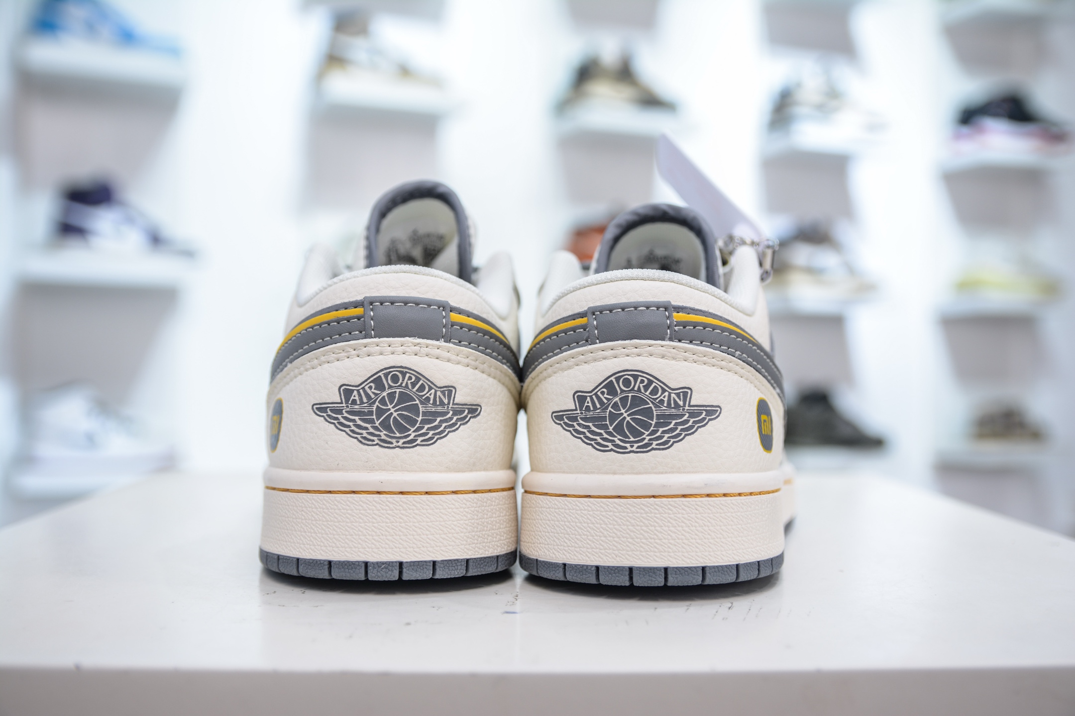 270 Air Jordan AJ1 Low X xiaomi SU7Ulltru 低帮联名小米-寒武岩灰 XX3168-199-Chinese UA Cheap High Quatity Brand Clothes Bags handbags Sneakers wholesale wholesaler seller from China Factory suppliers Fashion Clothing Shoes best Quality Beautiful Price 270 Air Jordan AJ1 Low X xiaomi SU7Ulltru 低帮联名小米-寒武岩灰 XX3168-199