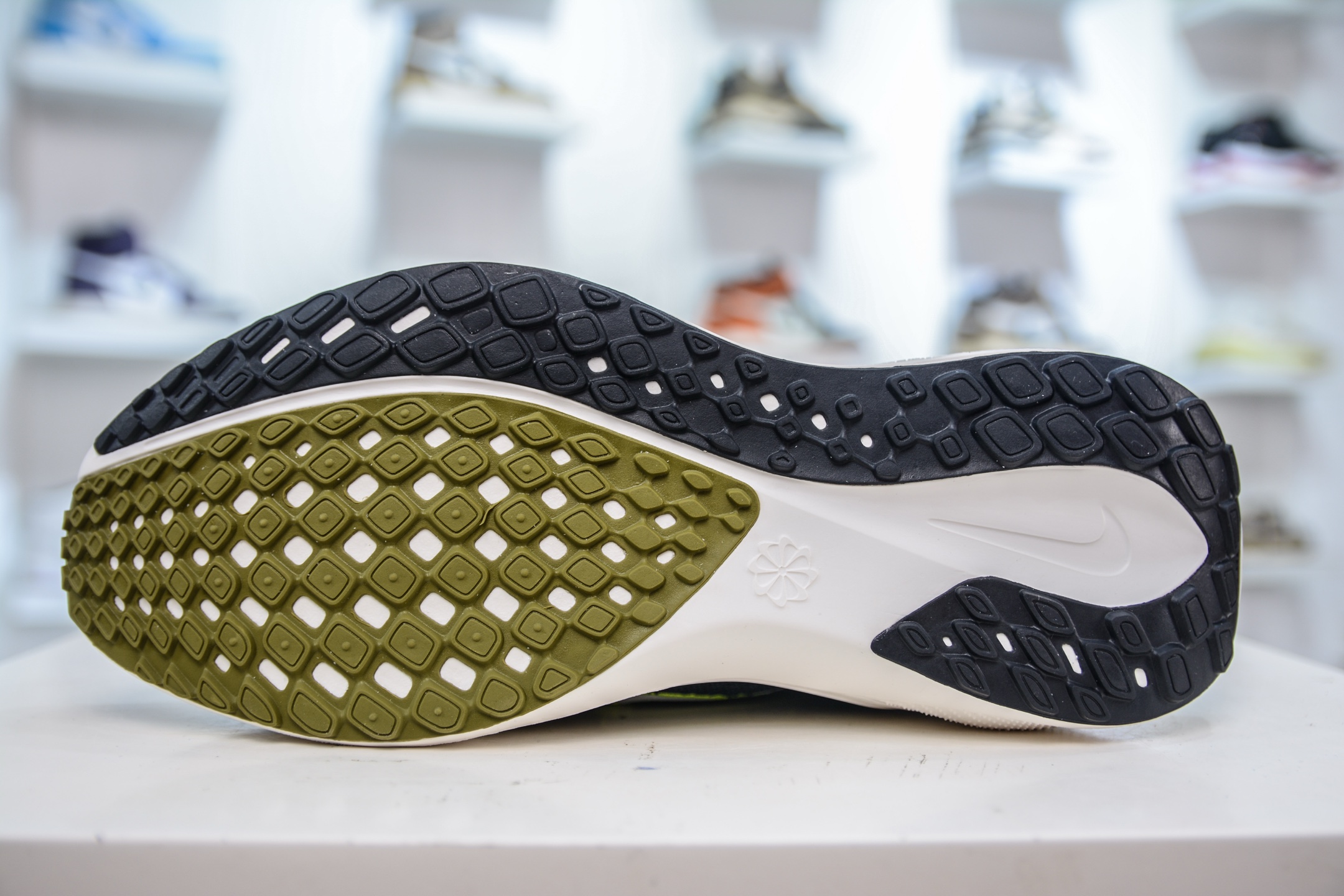Nike Air Zoom Pegasus 41 Running Shoes - Breathable, Lightweight, and Durable 5 i1751467376918 6088 0 4