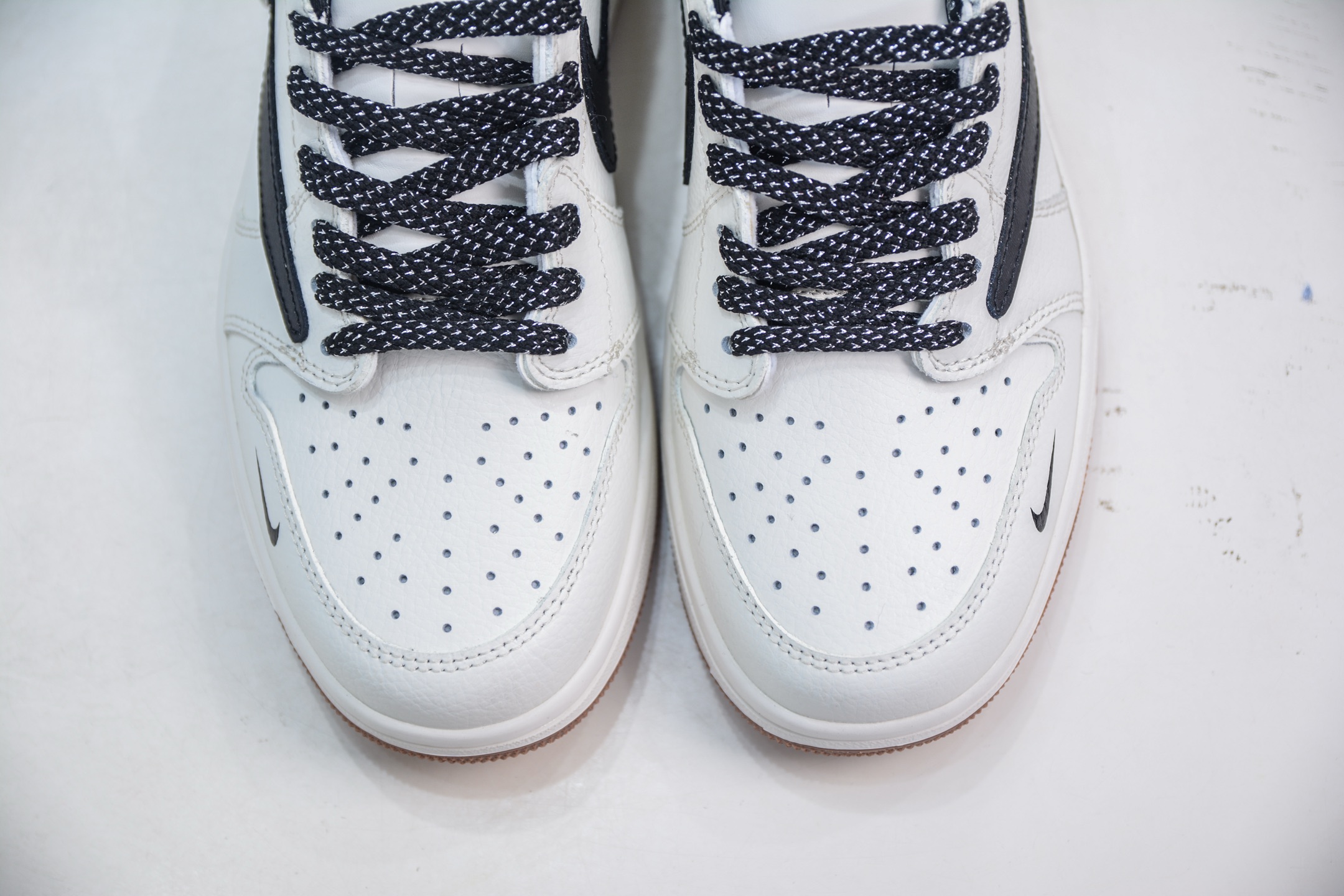 Travis Scott x Nike Air Jordan 1 Low x Stussy White Black Gum Sneakers 10 i1751467595690 6825 0 8