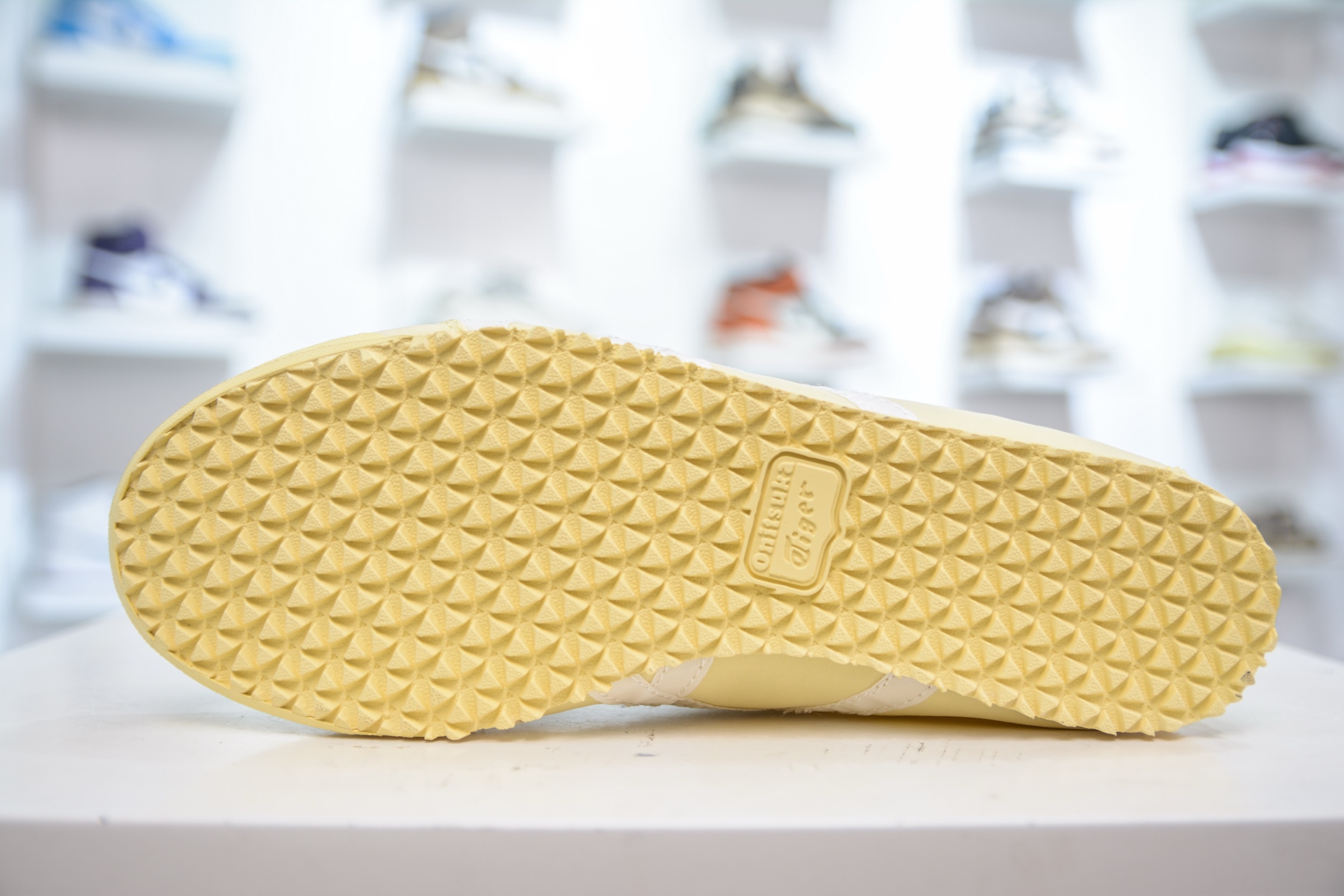 130 Asics 鬼冢虎 Mexico 66 VIN 印尼厂 1183B603-750-Chinese UA Cheap High Quatity Brand Clothes Bags handbags Sneakers wholesale wholesaler seller from China Factory suppliers Fashion Clothing Shoes best Quality Beautiful Price 130 Asics 鬼冢虎 Mexico 66 VIN 印尼厂 1183B603-750