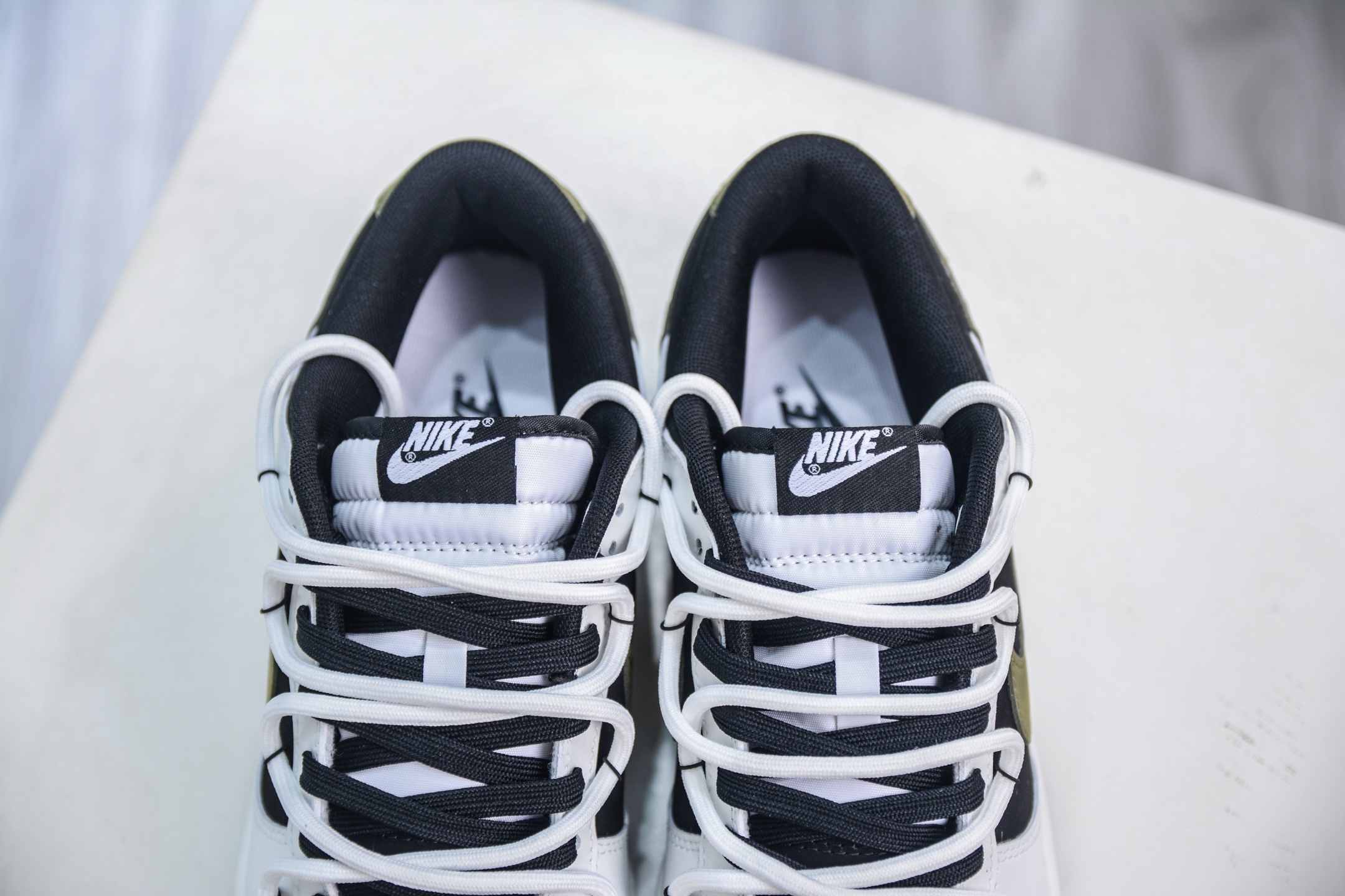 280 YC纯原 NK Dunk Low 寻迹使者 白黑绿 当定制画笔蘸取反转勇气 WG0414-024