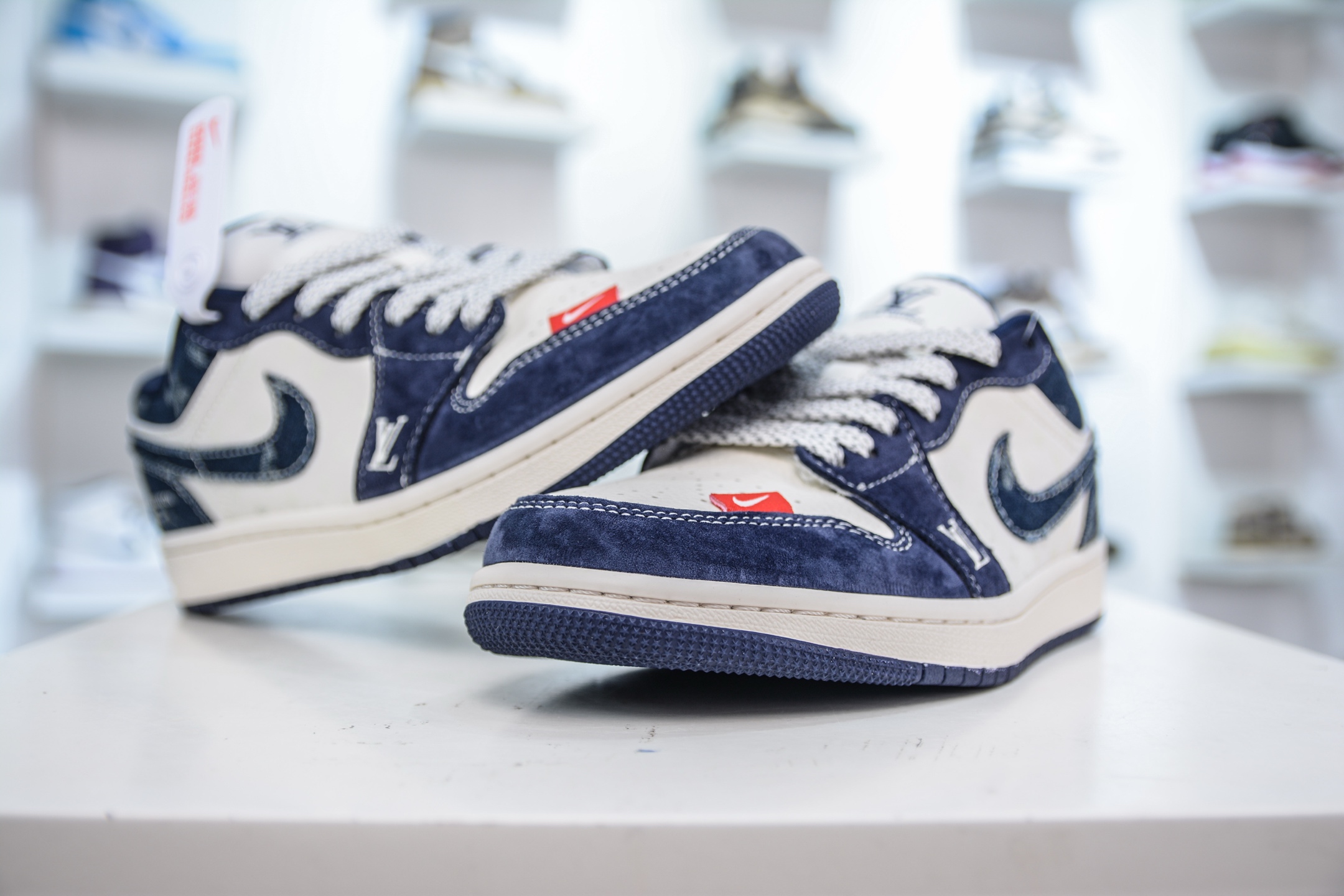 270 Air Jordan AJ1 Low X Louis Vuitton 低帮联名LV-白蓝牛仔 YX5066-368-Chinese UA Cheap High Quatity Brand Clothes Bags handbags Sneakers wholesale wholesaler seller from China Factory suppliers Fashion Clothing Shoes best Quality Beautiful Price 270 Air Jordan AJ1 Low X Louis Vuitton 低帮联名LV-白蓝牛仔 YX5066-368