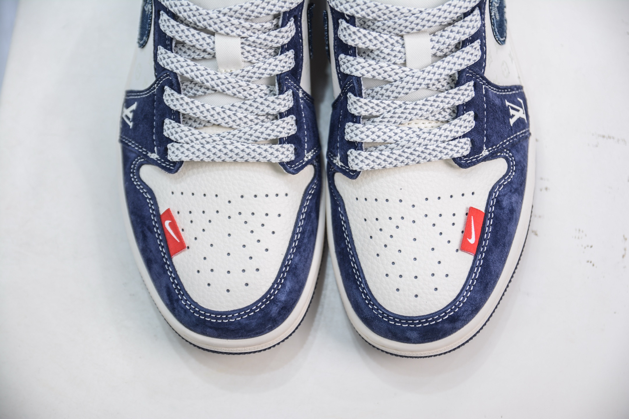 270 Air Jordan AJ1 Low X Louis Vuitton 低帮联名LV-白蓝牛仔 YX5066-368-Chinese UA Cheap High Quatity Brand Clothes Bags handbags Sneakers wholesale wholesaler seller from China Factory suppliers Fashion Clothing Shoes best Quality Beautiful Price 270 Air Jordan AJ1 Low X Louis Vuitton 低帮联名LV-白蓝牛仔 YX5066-368