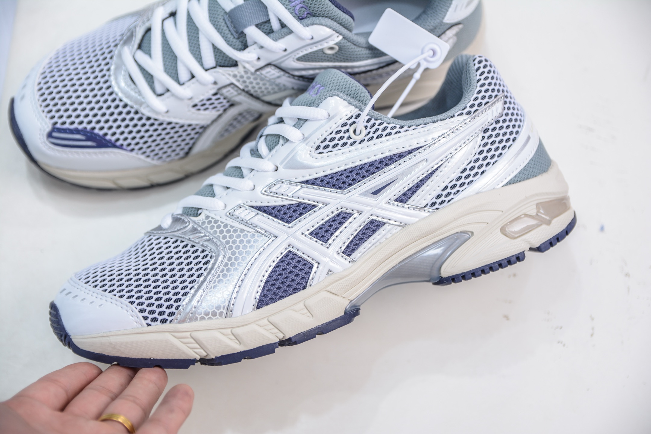 200 ASICS亚瑟士新款GEL-DS TRAINER 14 情侣运动鞋时尚复古运动休闲鞋 1203A607-100-Chinese UA Cheap High Quatity Brand Clothes Bags handbags Sneakers wholesale wholesaler seller from China Factory suppliers Fashion Clothing Shoes best Quality Beautiful Price 200 ASICS亚瑟士新款GEL-DS TRAINER 14 情侣运动鞋时尚复古运动休闲鞋 1203A607-100