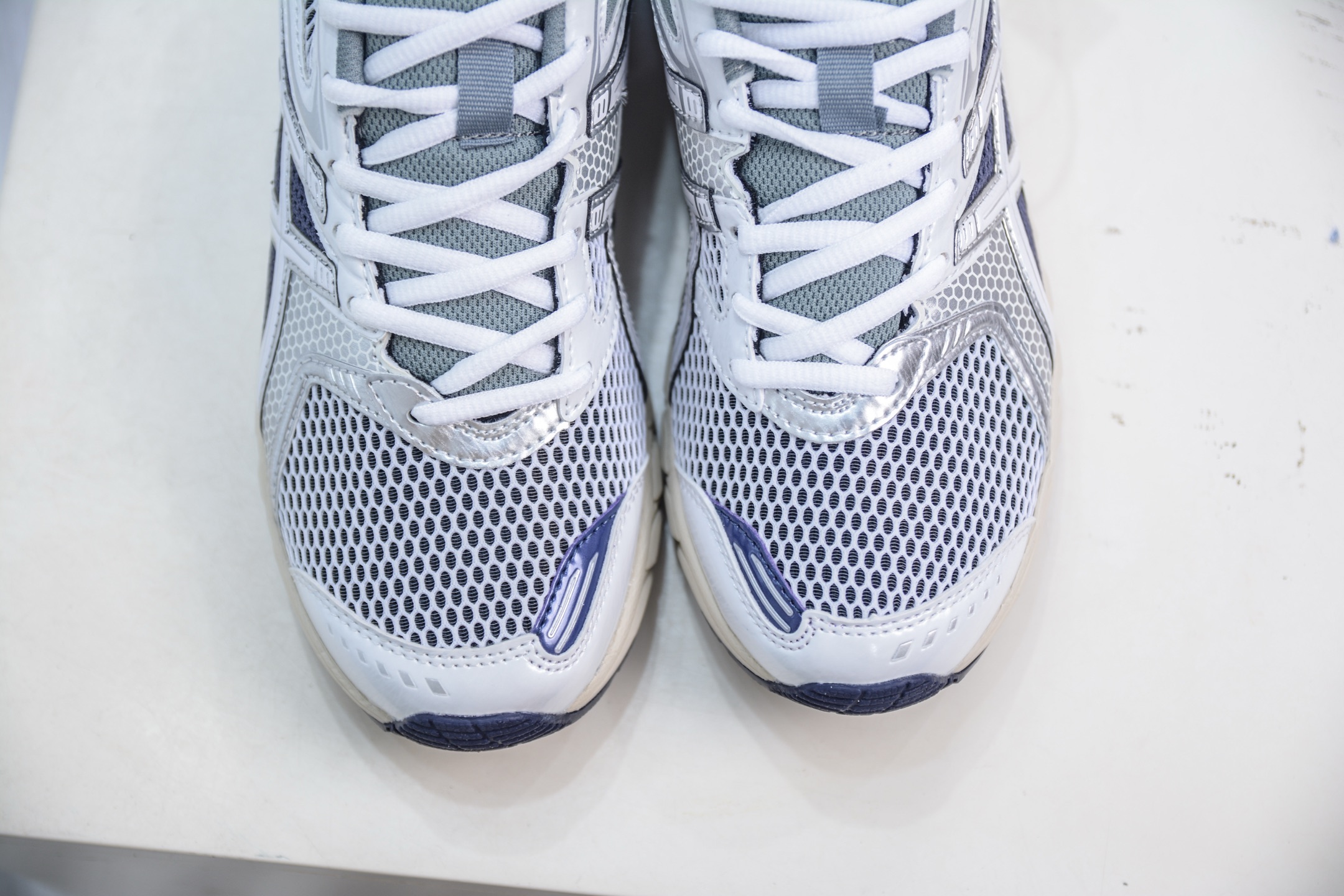 200 ASICS亚瑟士新款GEL-DS TRAINER 14 情侣运动鞋时尚复古运动休闲鞋 1203A607-100-Chinese UA Cheap High Quatity Brand Clothes Bags handbags Sneakers wholesale wholesaler seller from China Factory suppliers Fashion Clothing Shoes best Quality Beautiful Price 200 ASICS亚瑟士新款GEL-DS TRAINER 14 情侣运动鞋时尚复古运动休闲鞋 1203A607-100