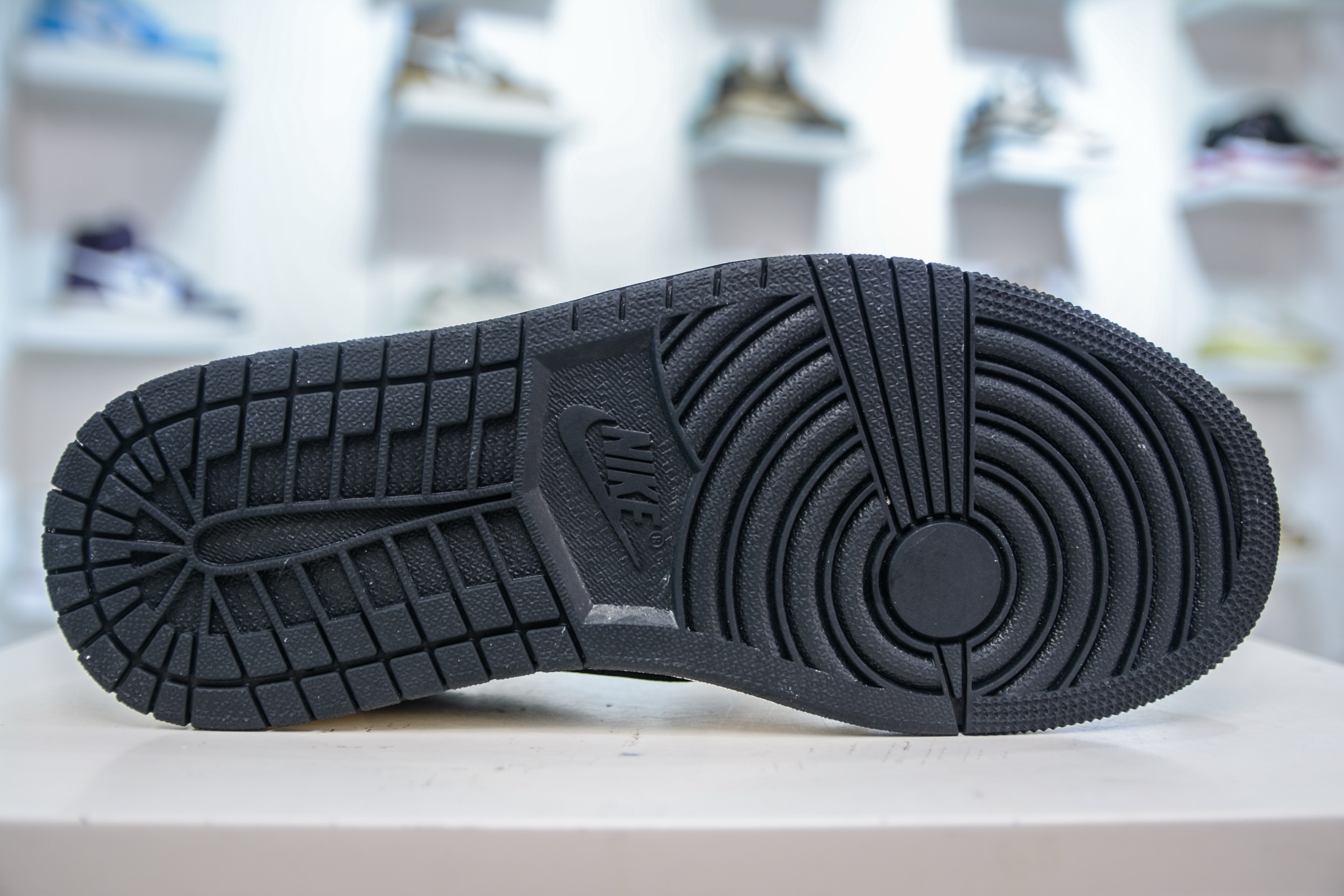 210 Travis Scott x Nike Air Jordan 1 Low x BAPE Air Jordan 1 Low 猿人头联名-白灰黑 JW1188-131-Chinese UA Cheap High Quatity Brand Clothes Bags handbags Sneakers wholesale wholesaler seller from China Factory suppliers Fashion Clothing Shoes best Quality Beautiful Price 210 Travis Scott x Nike Air Jordan 1 Low x BAPE Air Jordan 1 Low 猿人头联名-白灰黑 JW1188-131