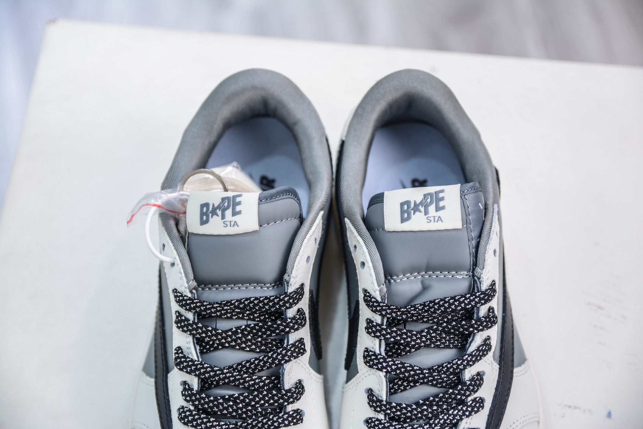 210 Travis Scott x Nike Air Jordan 1 Low x BAPE Air Jordan 1 Low 猿人头联名-白灰黑 JW1188-131-Chinese UA Cheap High Quatity Brand Clothes Bags handbags Sneakers wholesale wholesaler seller from China Factory suppliers Fashion Clothing Shoes best Quality Beautiful Price 210 Travis Scott x Nike Air Jordan 1 Low x BAPE Air Jordan 1 Low 猿人头联名-白灰黑 JW1188-131