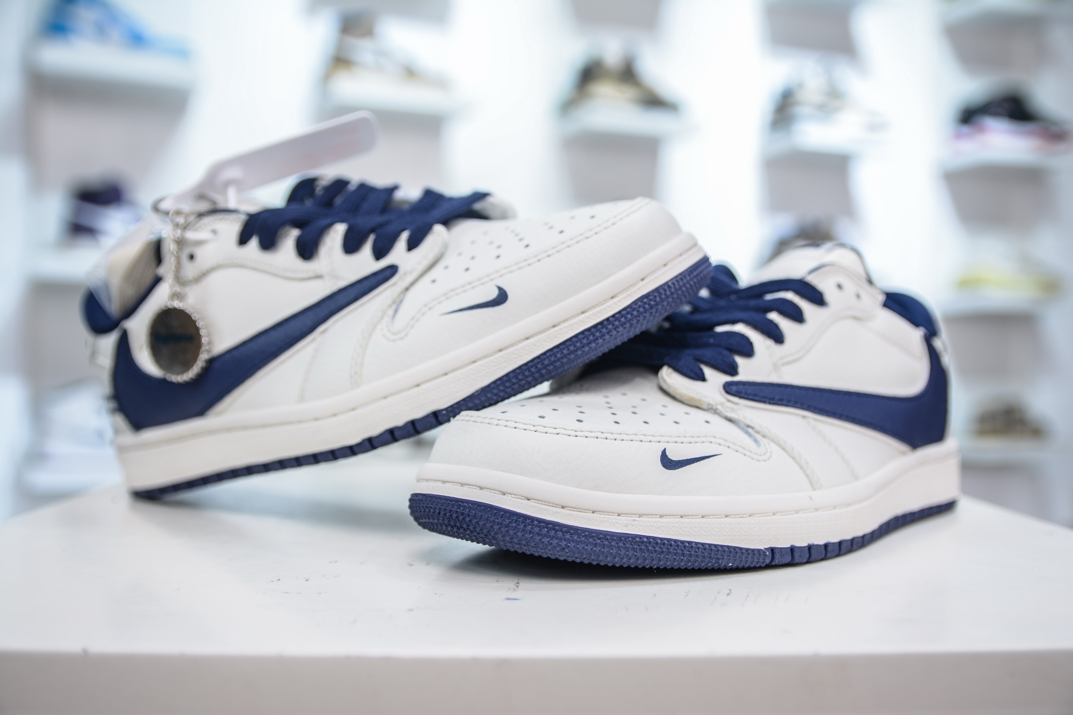 210 Travis Scott x Nike Air Jordan 1 Low x Supreme Air Jordan 1 Low SUP联名-白蓝 JW1188-130-Chinese UA Cheap High Quatity Brand Clothes Bags handbags Sneakers wholesale wholesaler seller from China Factory suppliers Fashion Clothing Shoes best Quality Beautiful Price 210 Travis Scott x Nike Air Jordan 1 Low x Supreme Air Jordan 1 Low SUP联名-白蓝 JW1188-130