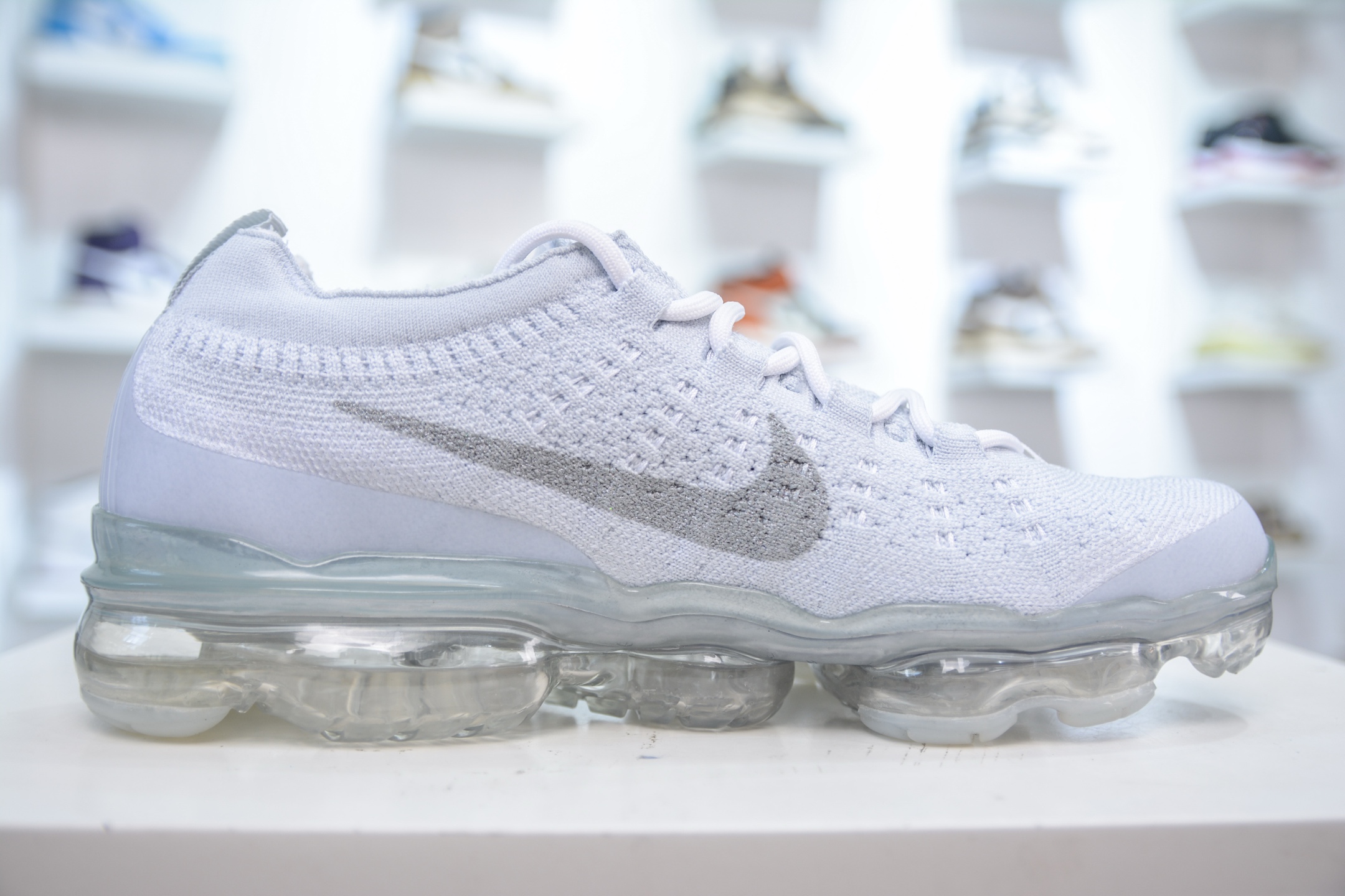 Nike Air VaporMax 2023 Flyknit Running Shoes - Lightweight & Breathable 4 i1751637889612 8814 0 2