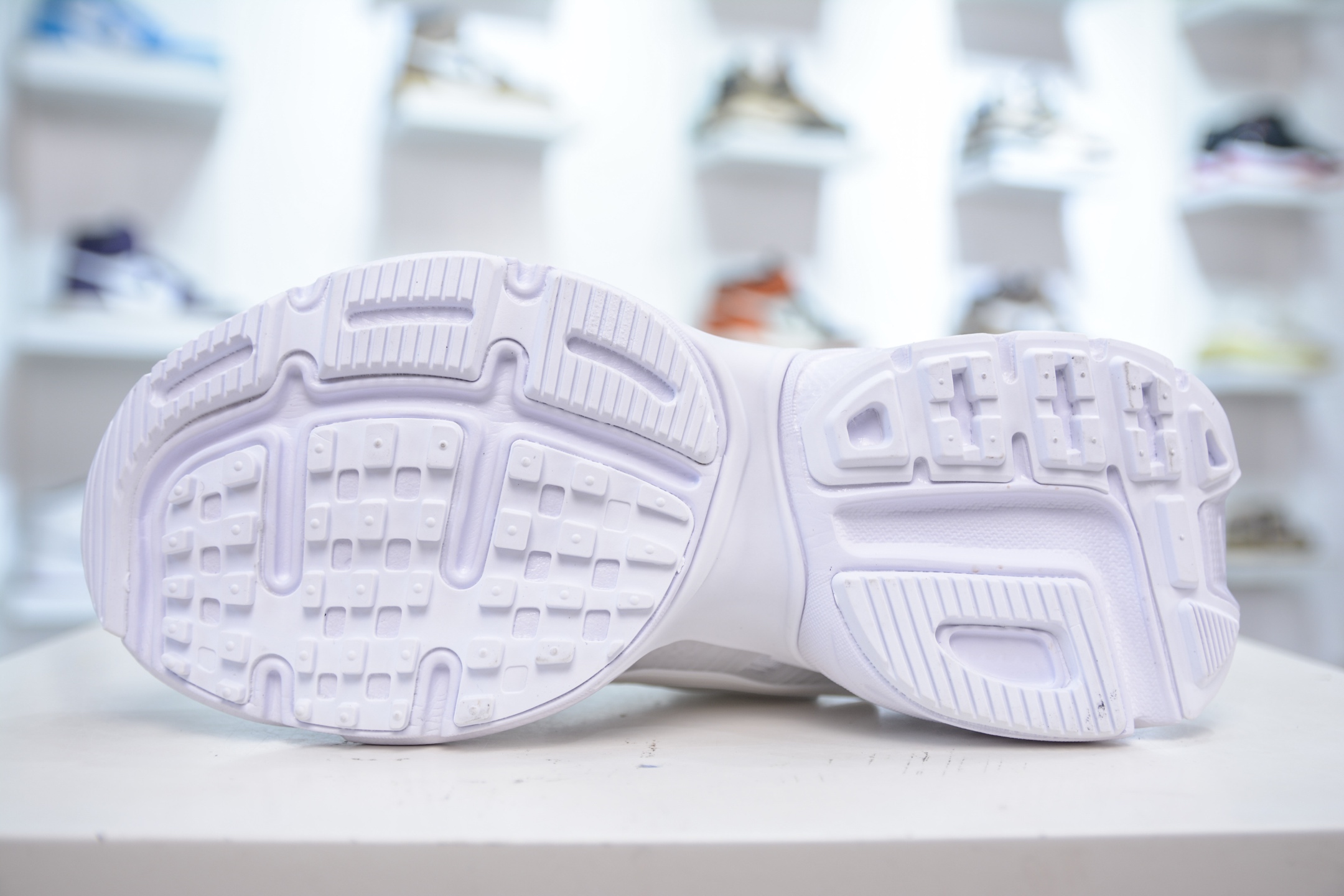 Nike V2K Runtekk Retro Low-Top Running Shoes - Cushioned, Breathable, Stylish 6 i1751638097770 9357 0 4