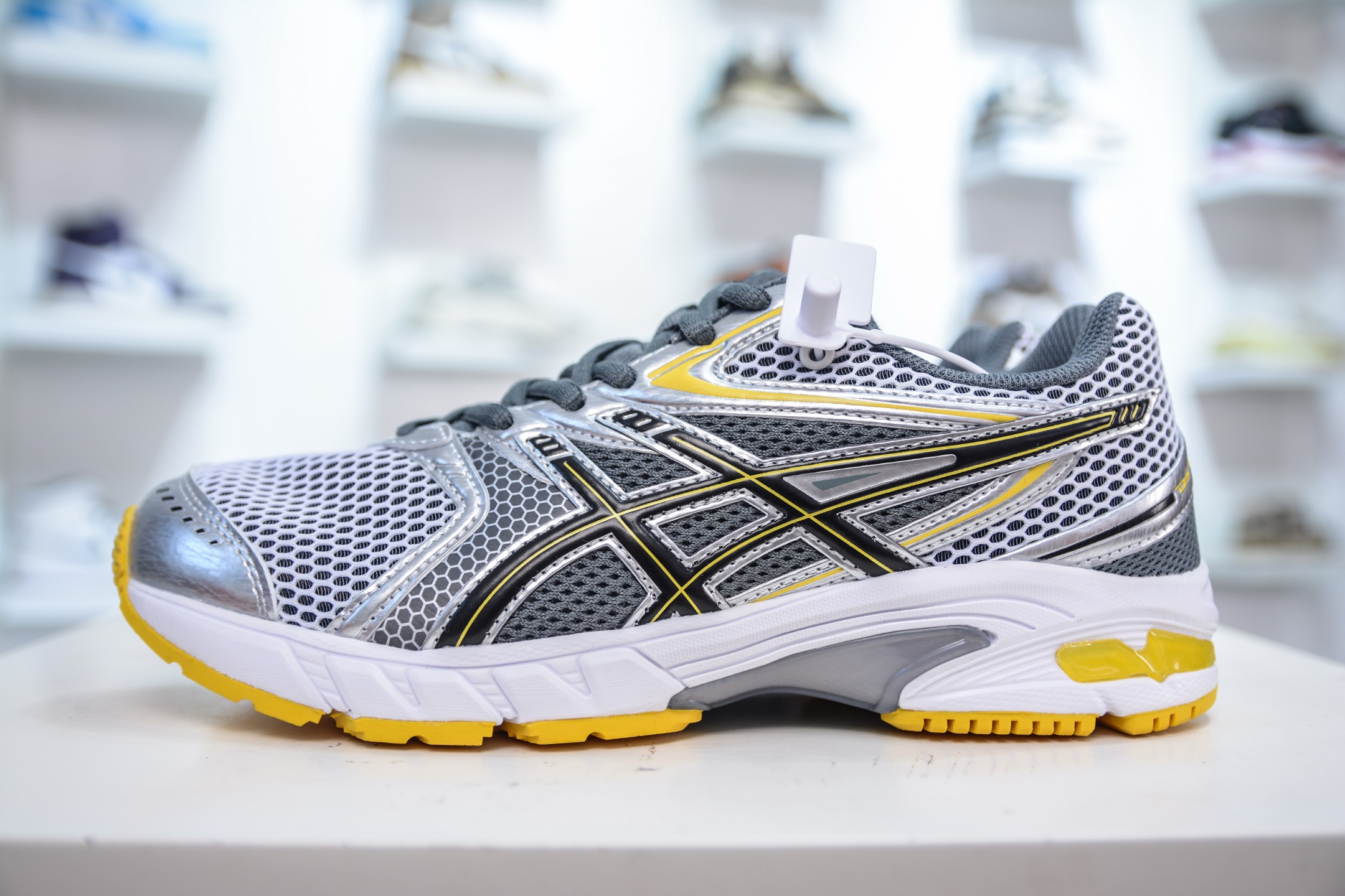 ASICS GEL-DS TRAINER 14 Running Shoes - Stylish Retro Sneakers for Couples 1 i1751638383135 7175 0 0